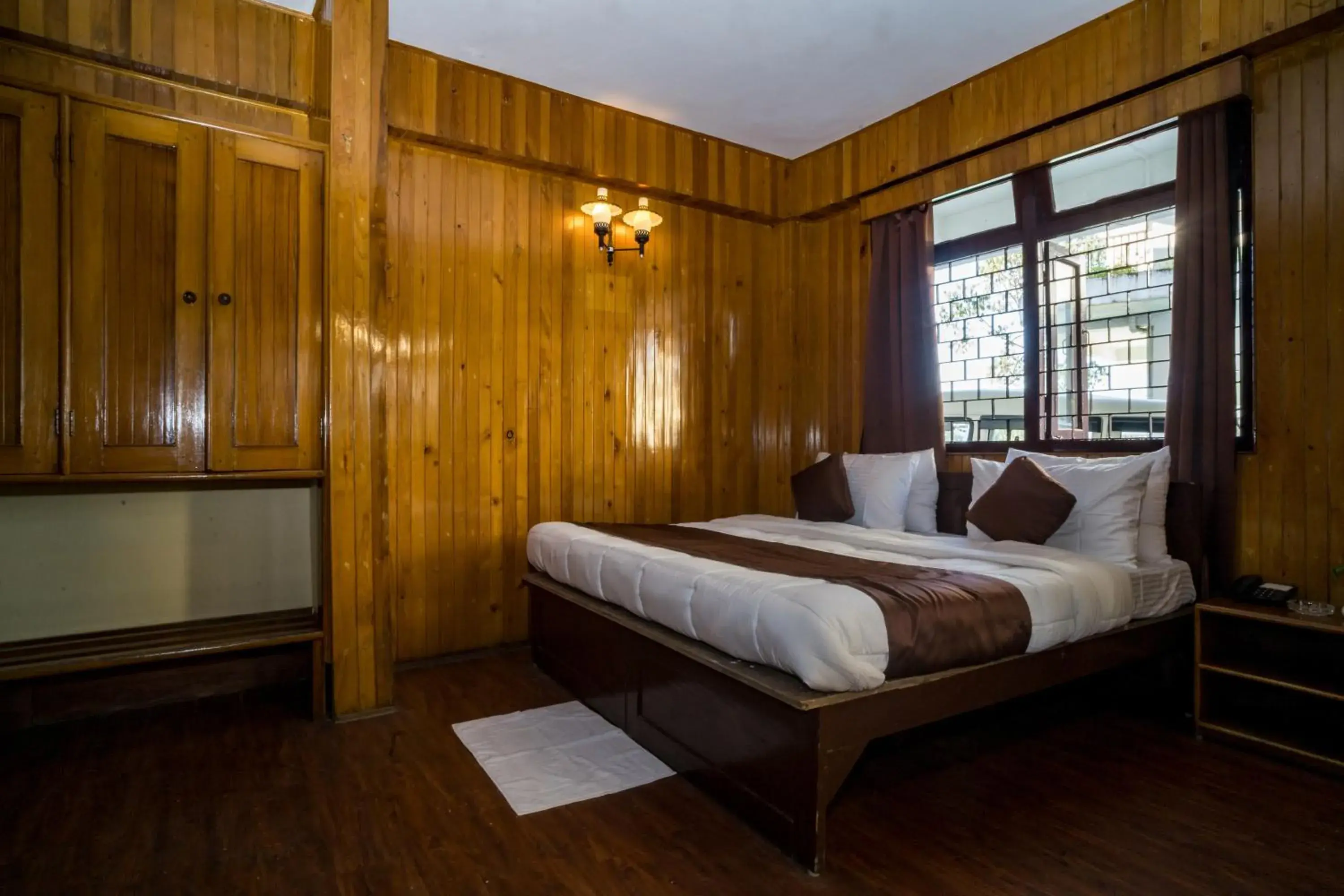 Bed in Magpie Mall Road Residency (MG Marg) Bed in Magpie Mall Road Residency (MG Marg)