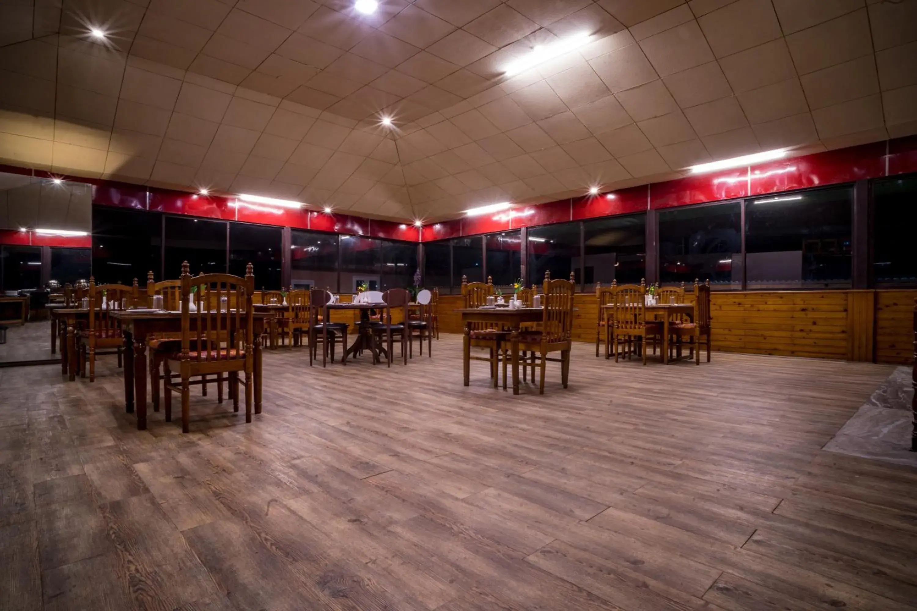 Restaurant/places to eat in Magpie Mall Road Residency (MG Marg) Restaurant/places to eat in Magpie Mall Road Residency (MG Marg)