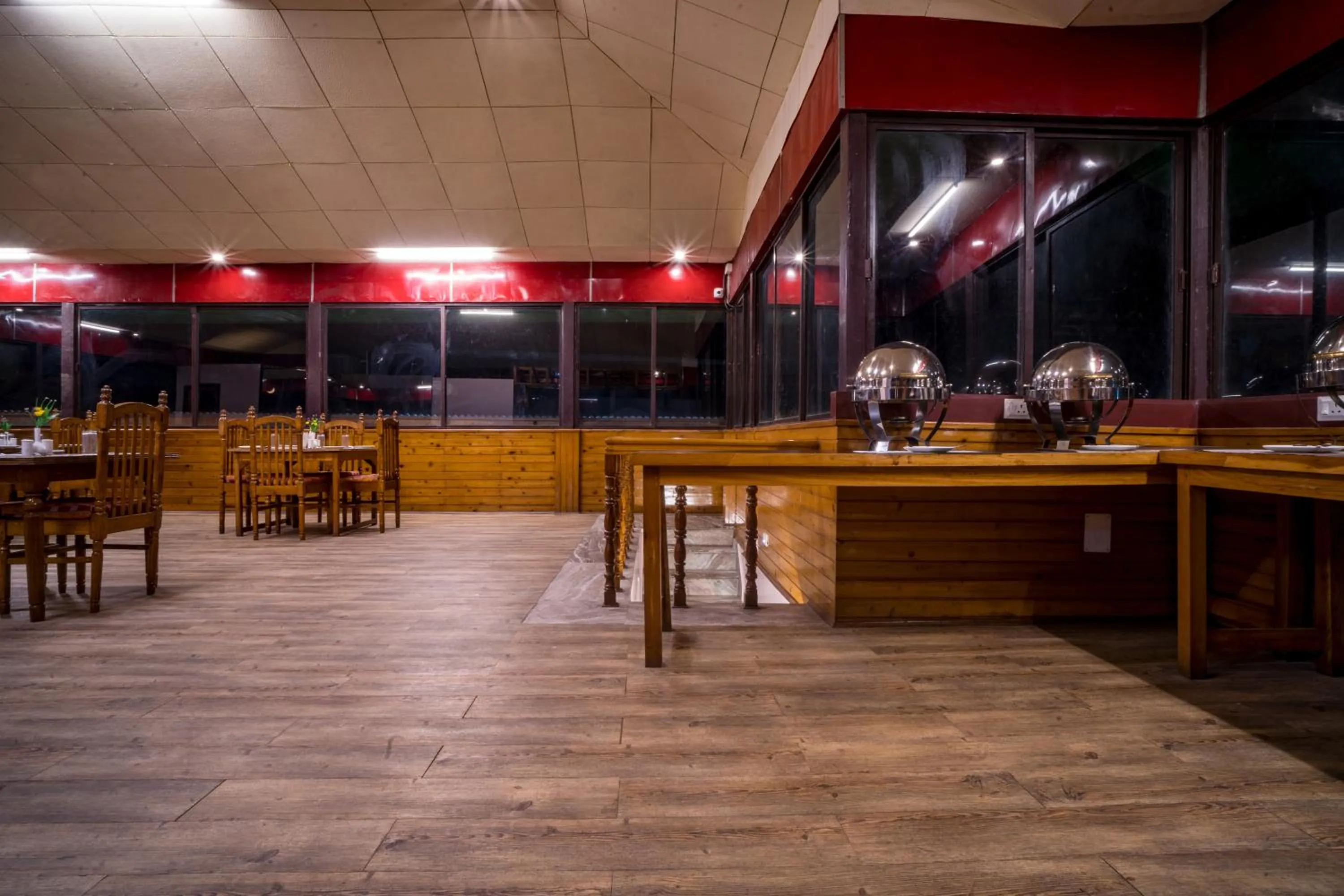 Restaurant/places to eat in Magpie Mall Road Residency (MG Marg)