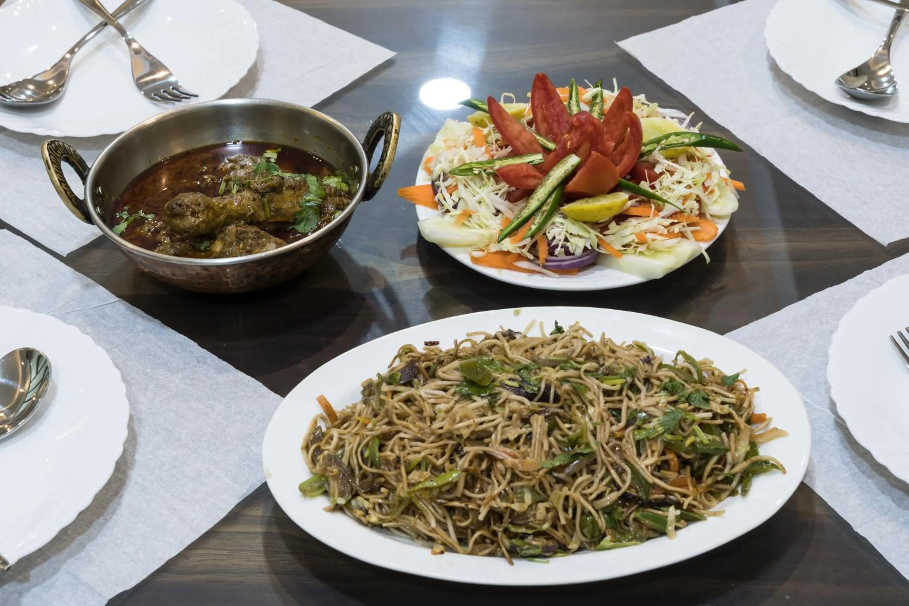 Food and drinks in Magpie Mall Road Residency (MG Marg)