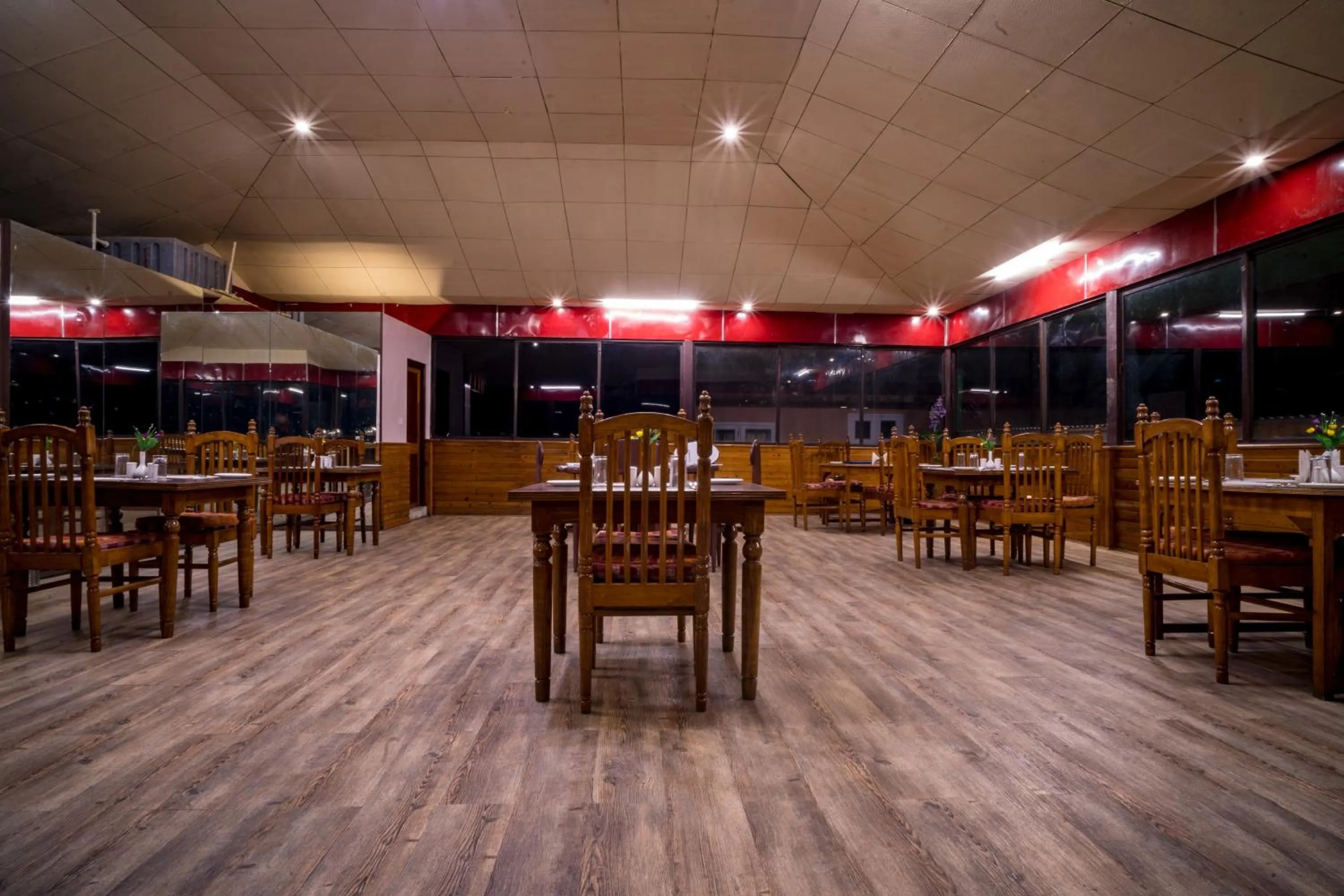 Restaurant/places to eat in Magpie Mall Road Residency (MG Marg)