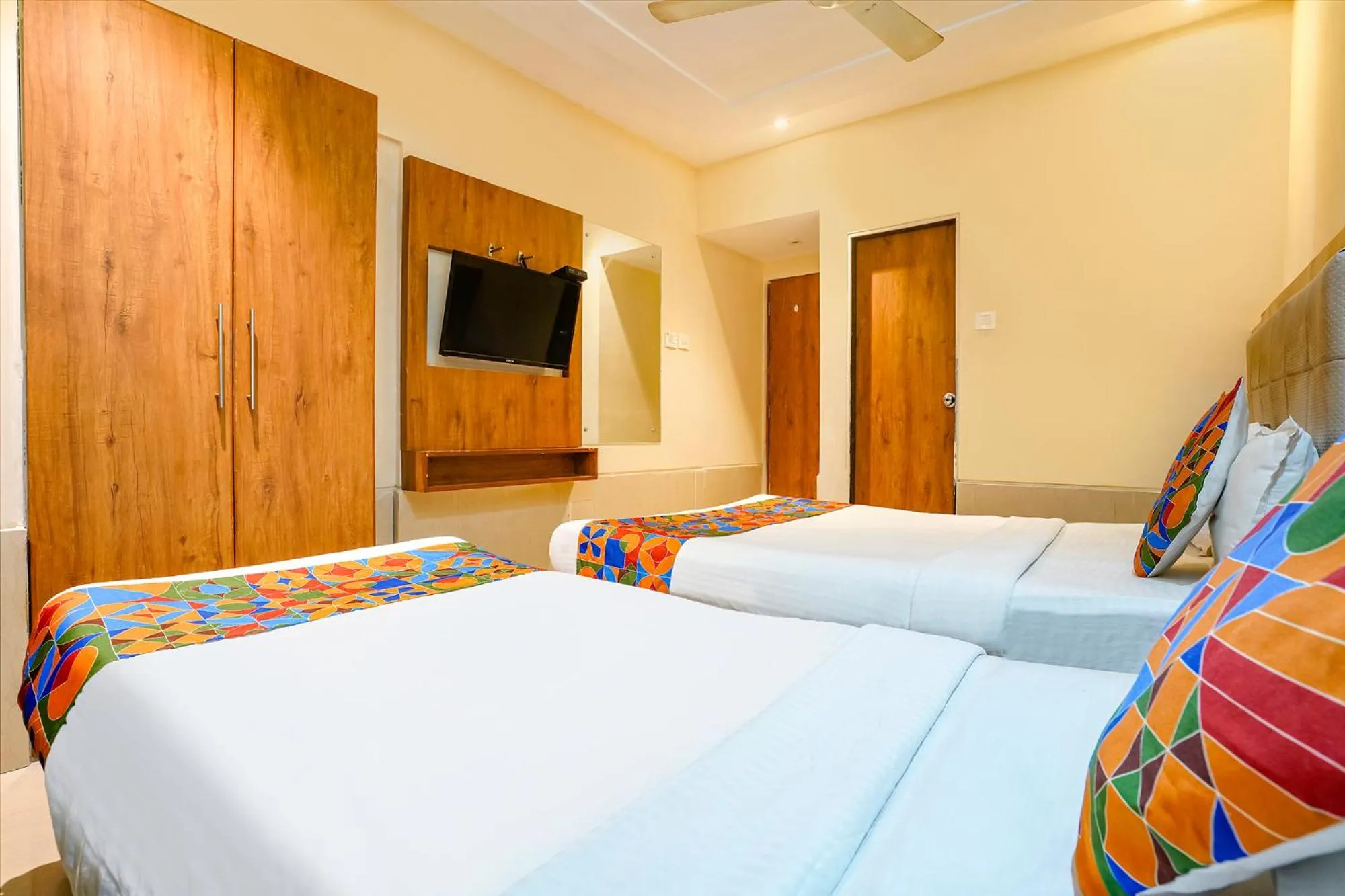 Bed in FabHotel Regal Inn - In Sahar Road