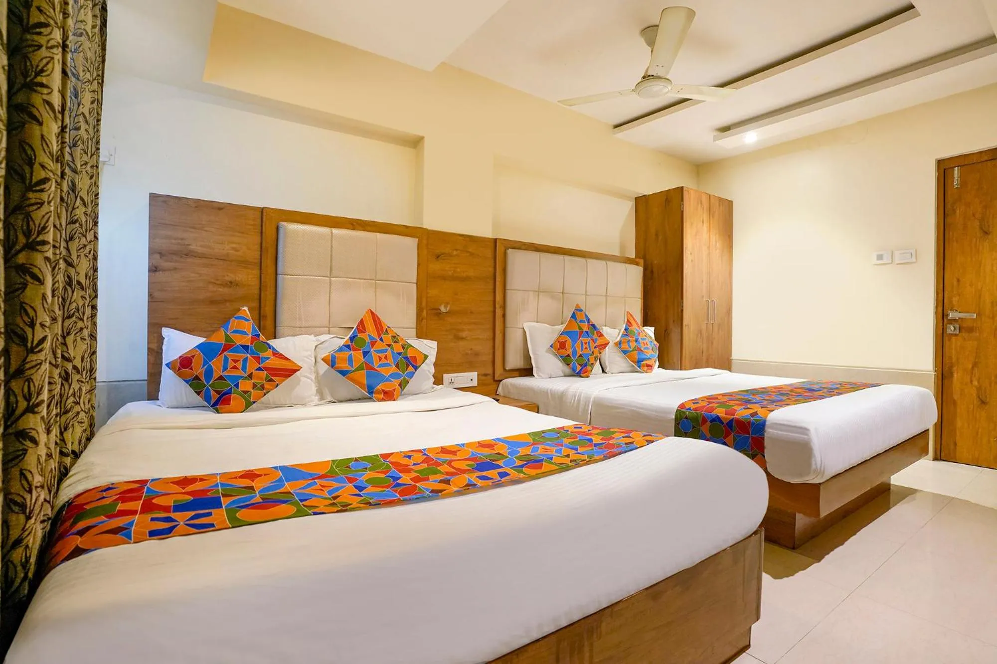 Bed in FabHotel Regal Inn - In Sahar Road