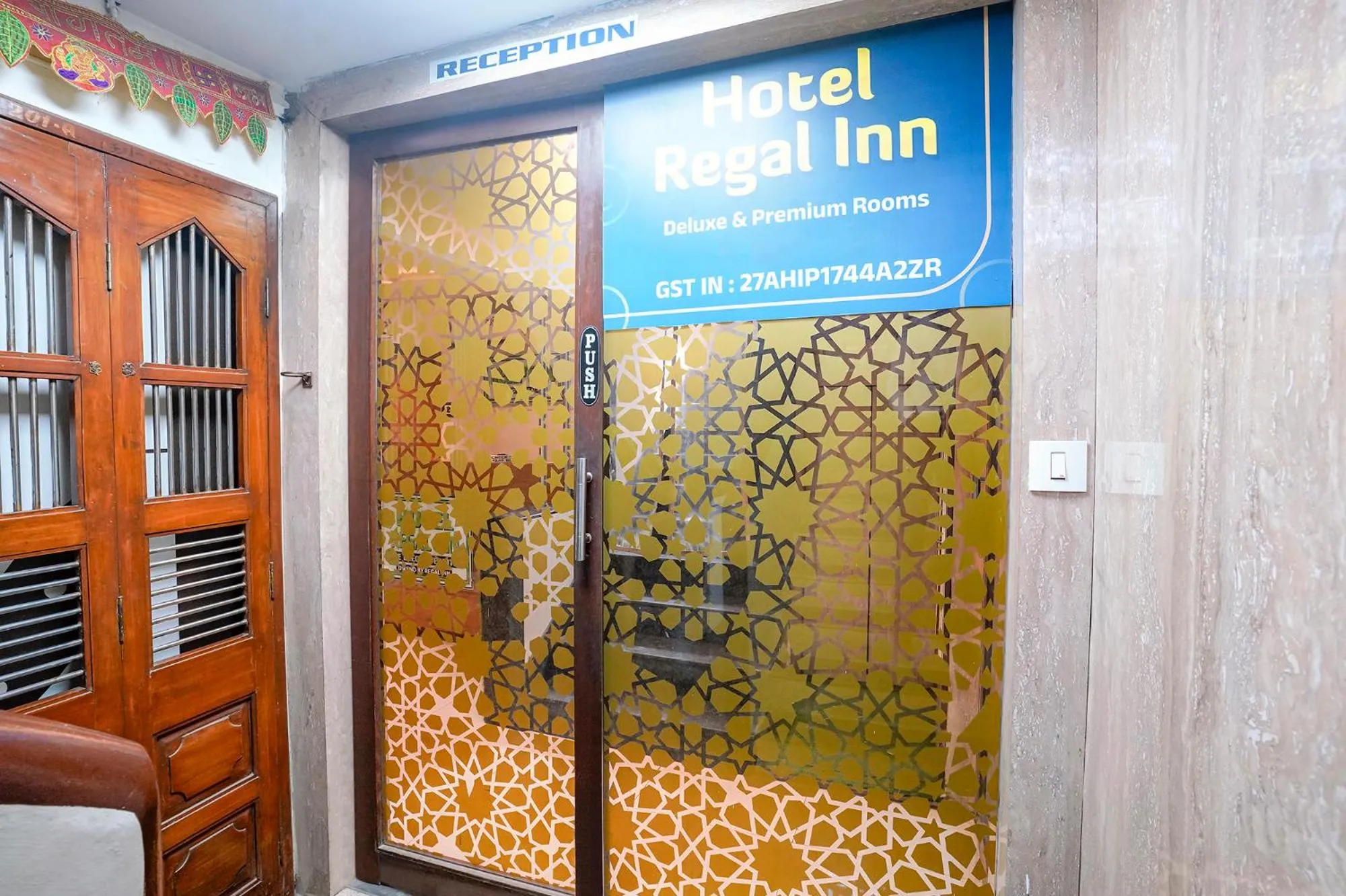 elevator in FabHotel Regal Inn - In Sahar Road