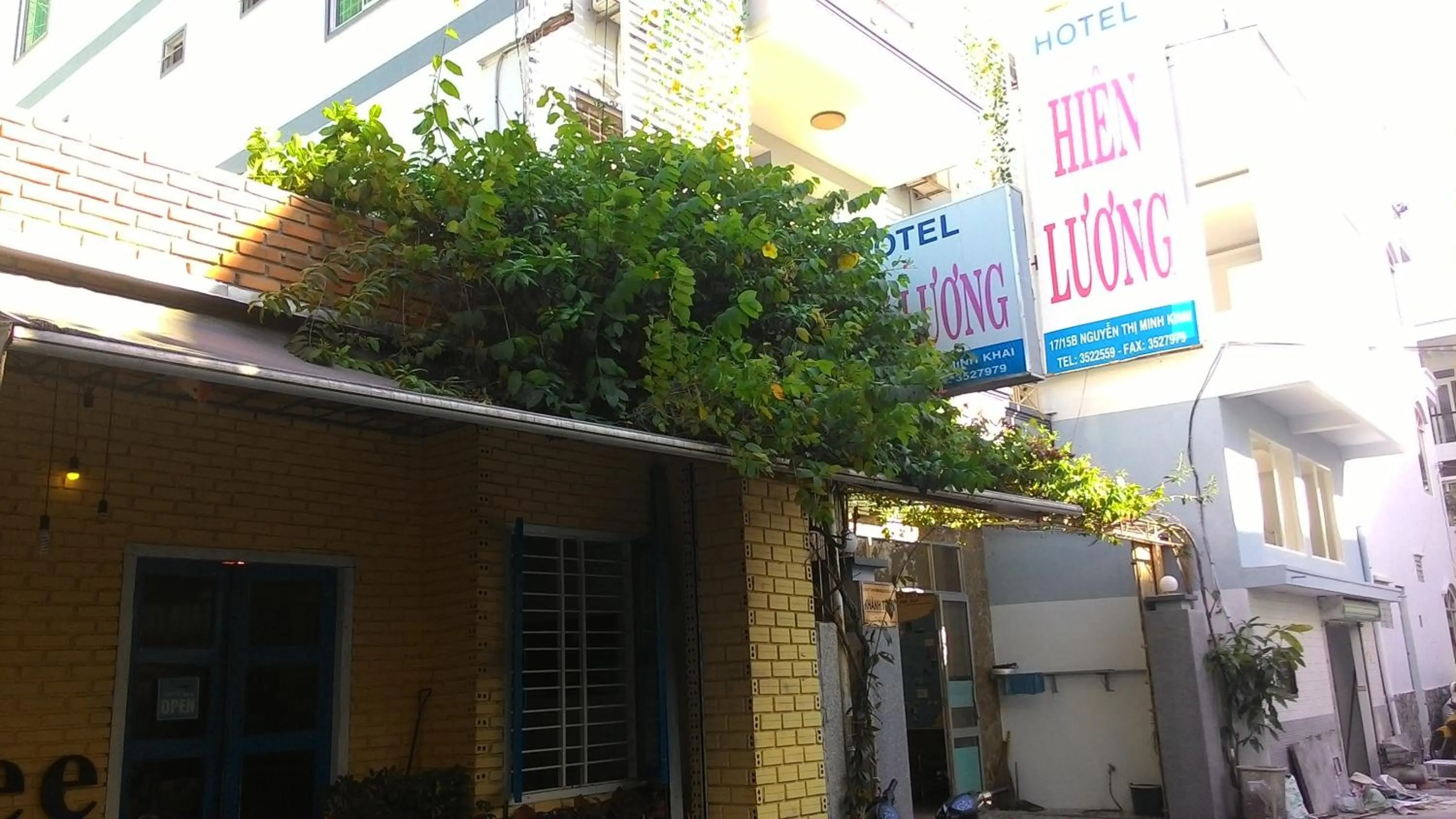 Logo/Certificate/Sign in Hien Luong Hotel