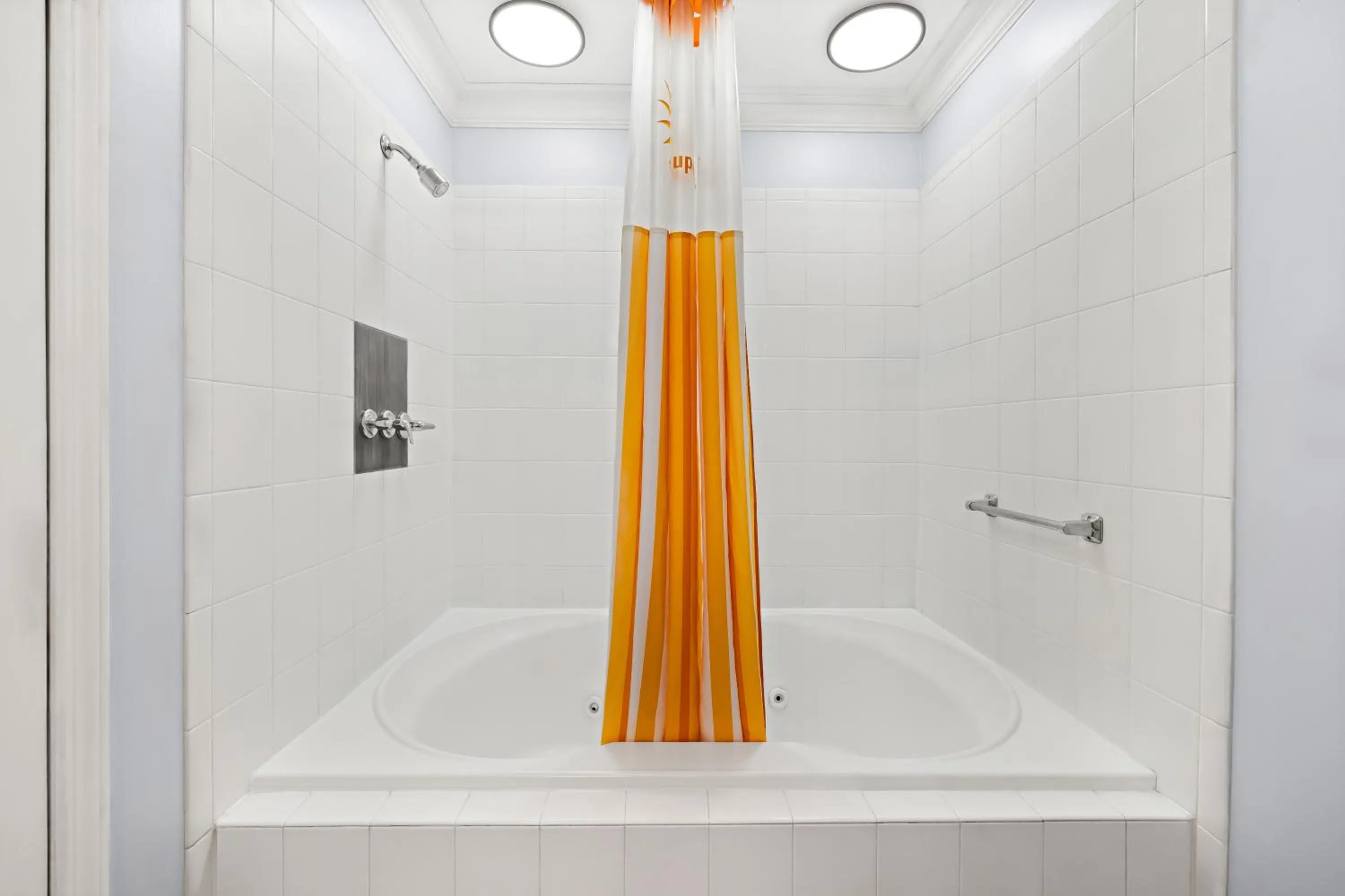 Bathroom in Village Haven Inn & Extended Stay