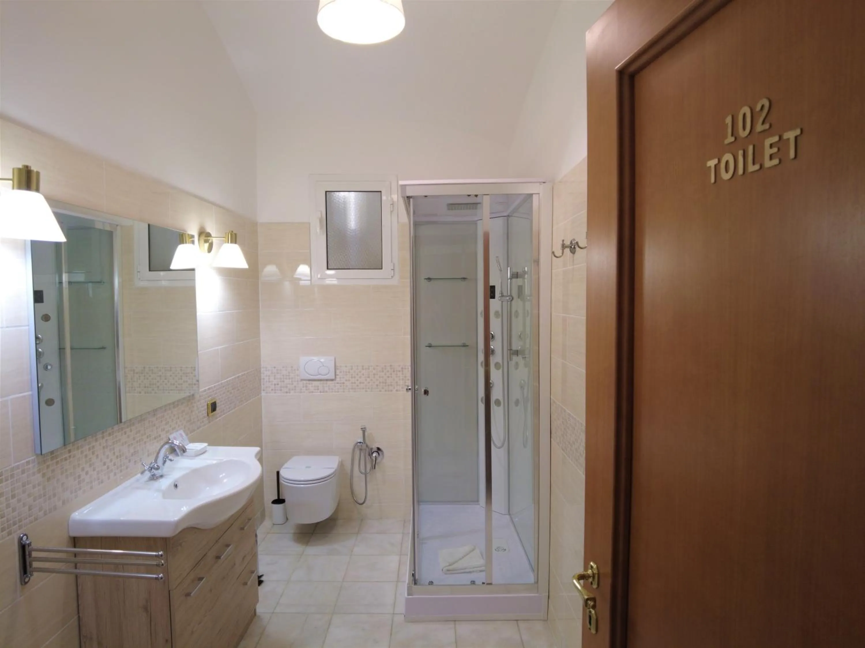 Bathroom in Gardoce's Guest House