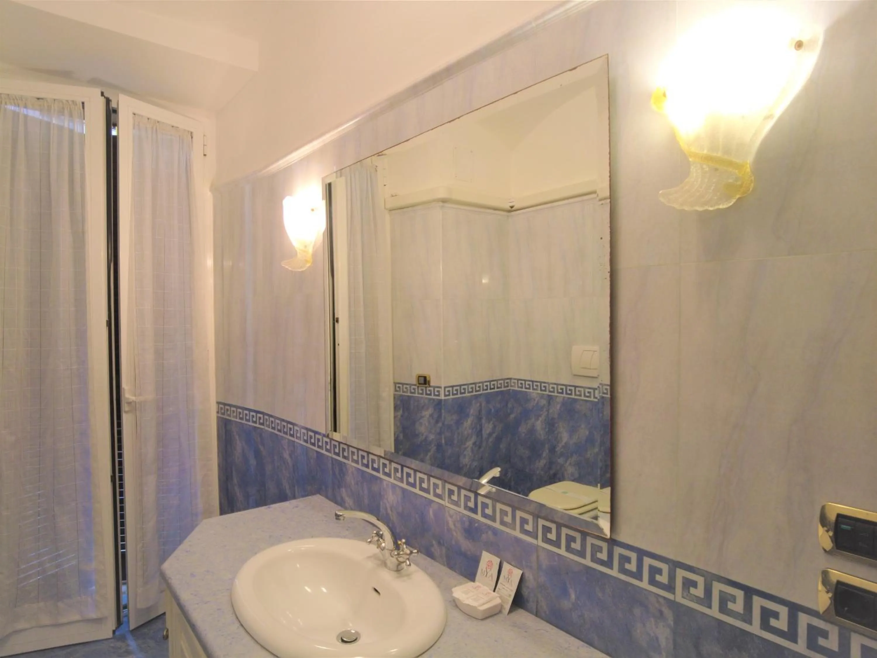 Bathroom in Gardoce's Guest House