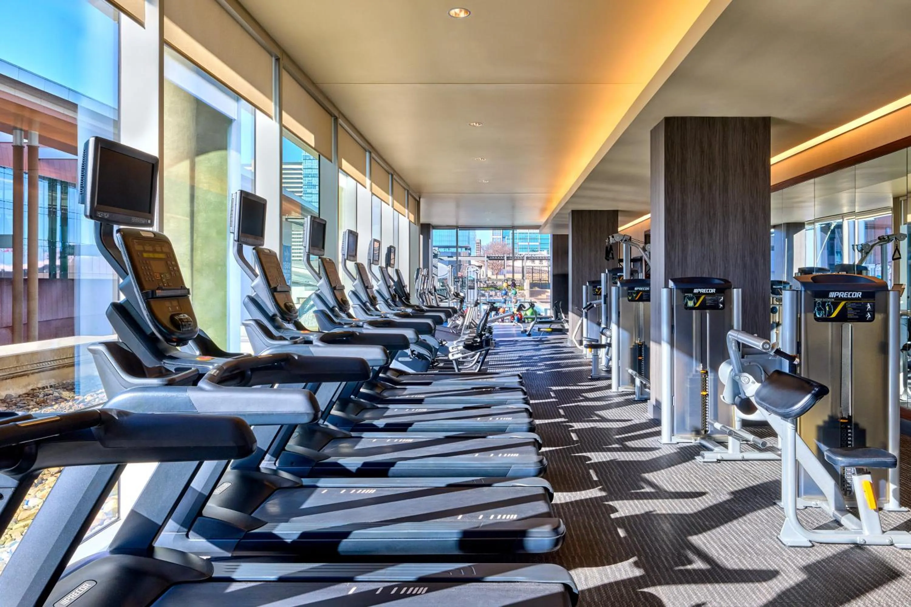 Fitness centre/facilities in Omni Nashville Hotel