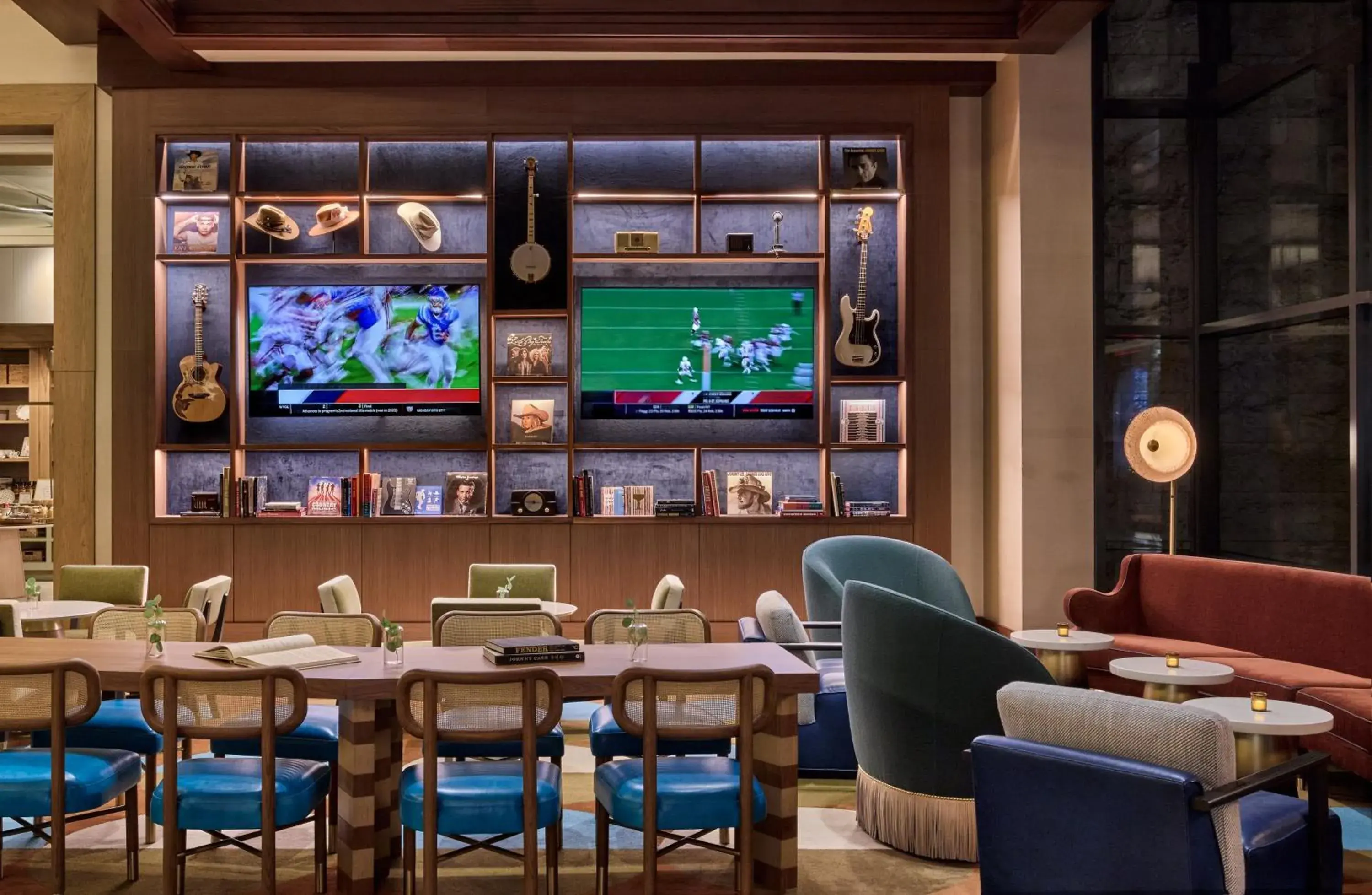 Lounge or bar in Omni Nashville Hotel Lounge or bar in Omni Nashville Hotel