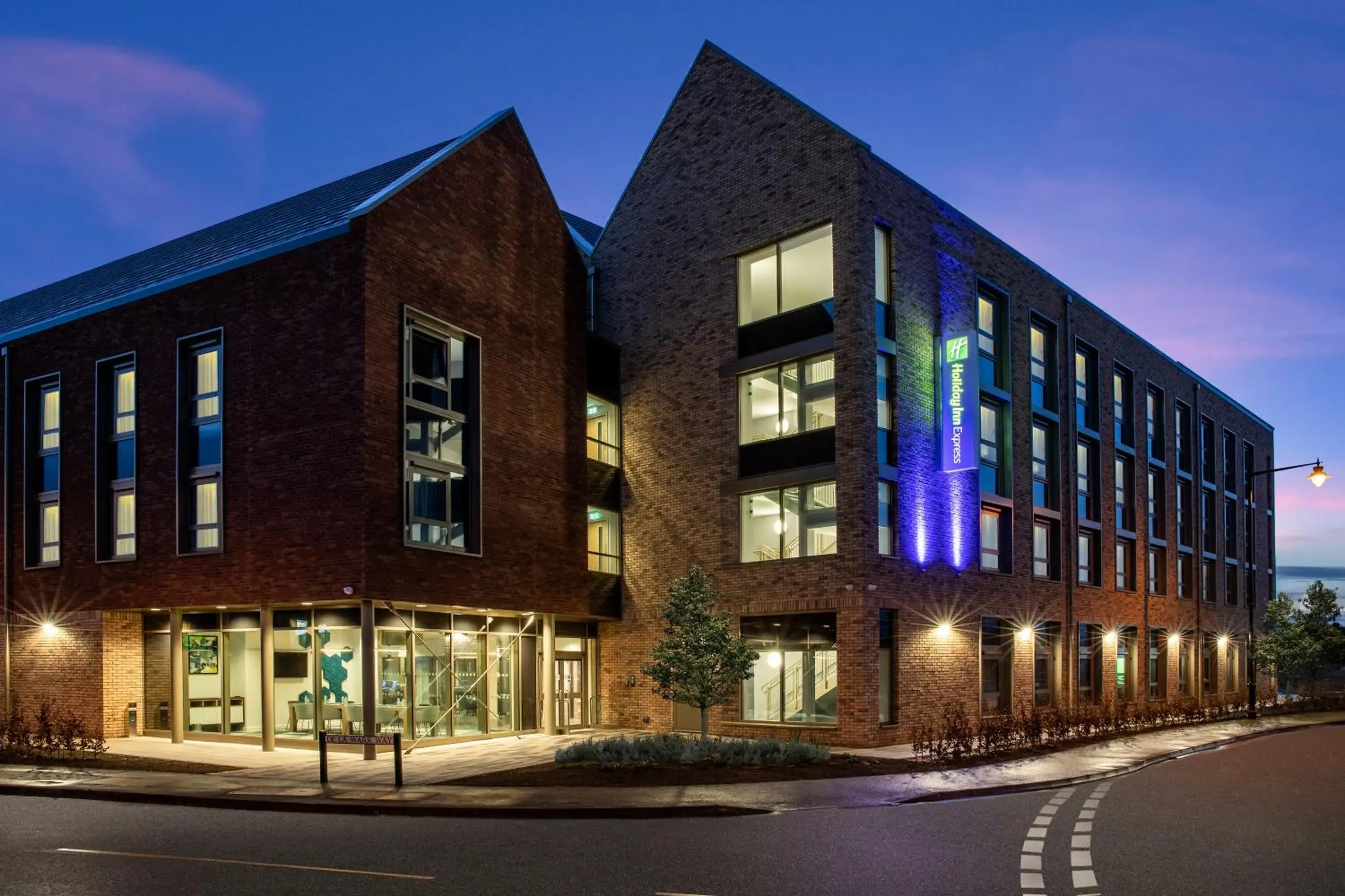 Property building in Holiday Inn Express Cambridge West - Cambourne by IHG Property building in Holiday Inn Express Cambridge West - Cambourne by IHG