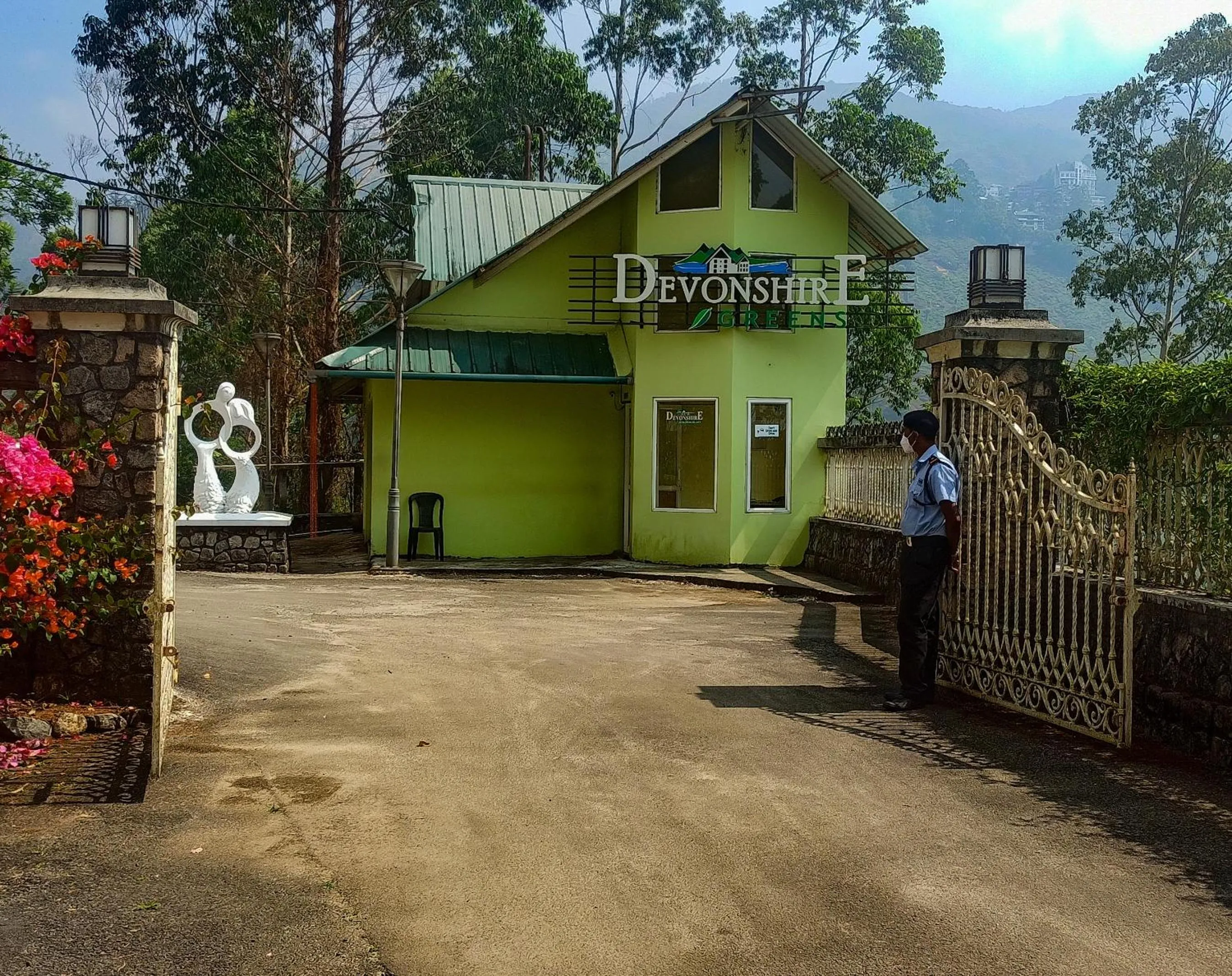 Property building in Devonshire Greens - The Leisure Hotel and Spa