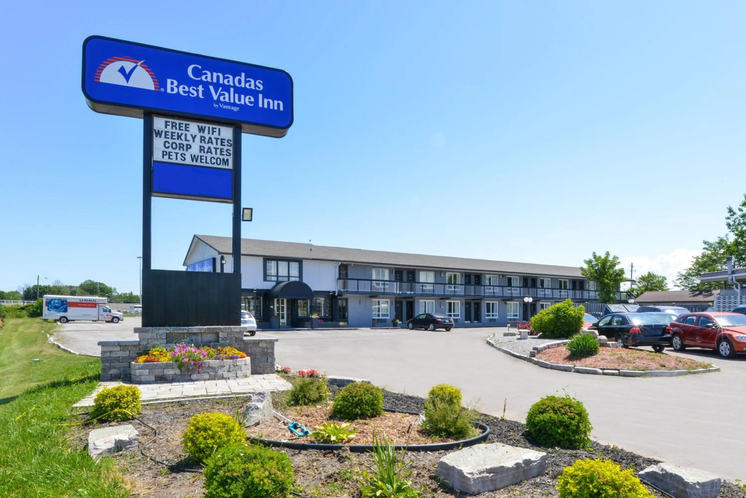 Property building in Canadas Best Value Inn St. Catharines