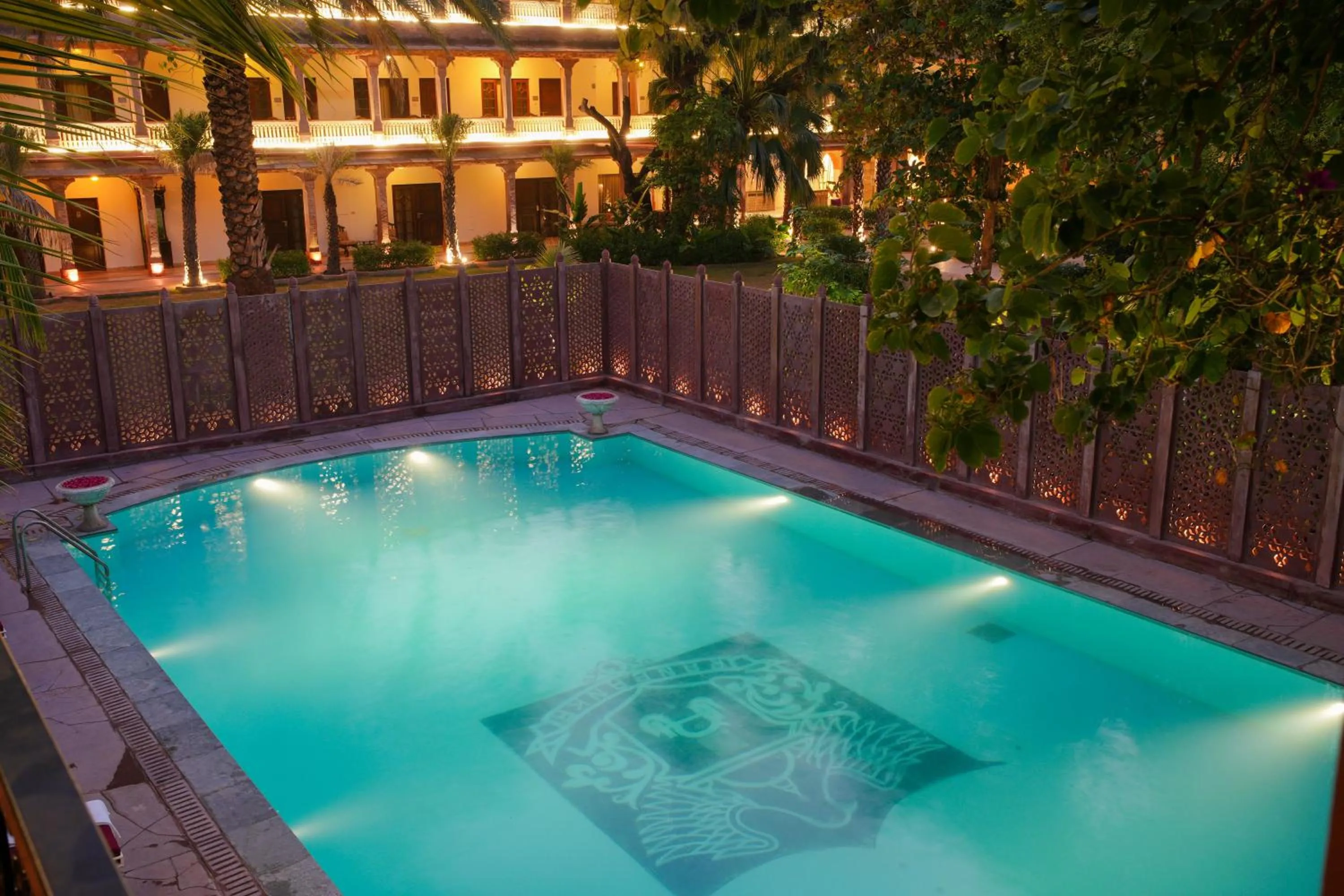 Swimming pool in Ranbanka Palace