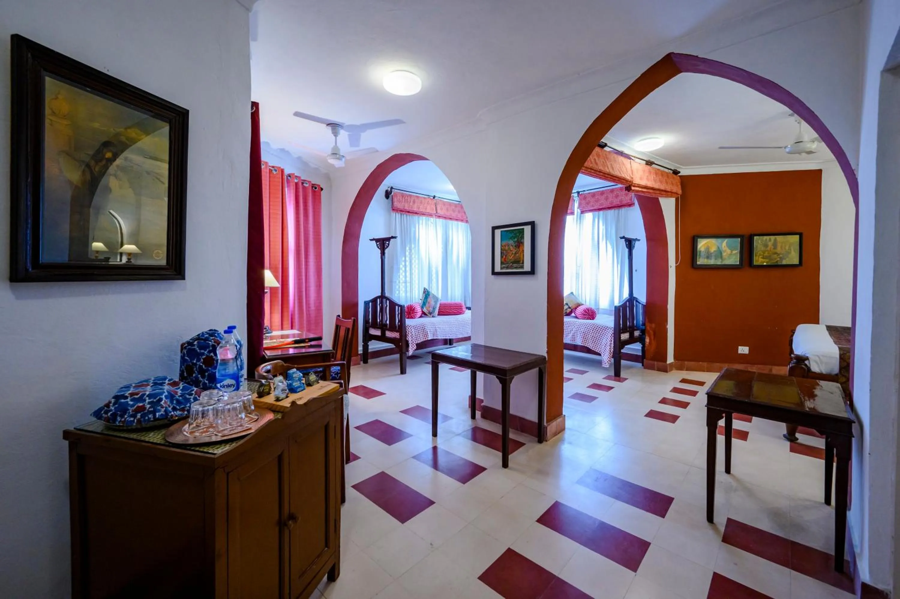 Living room in Neemrana's - Hill Fort - Kesroli