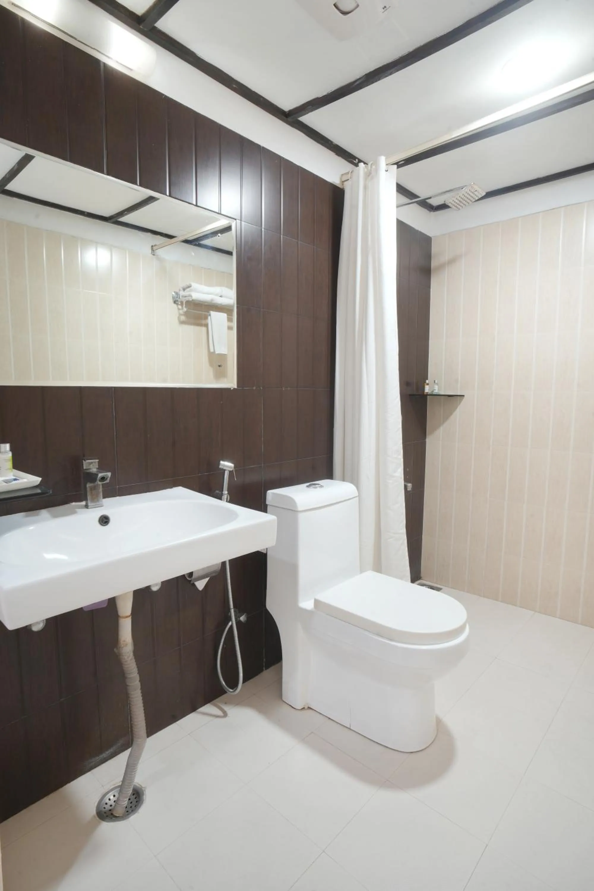 Bathroom in Hotel Horizon - Near Fateh Sagar Lake Udaipur