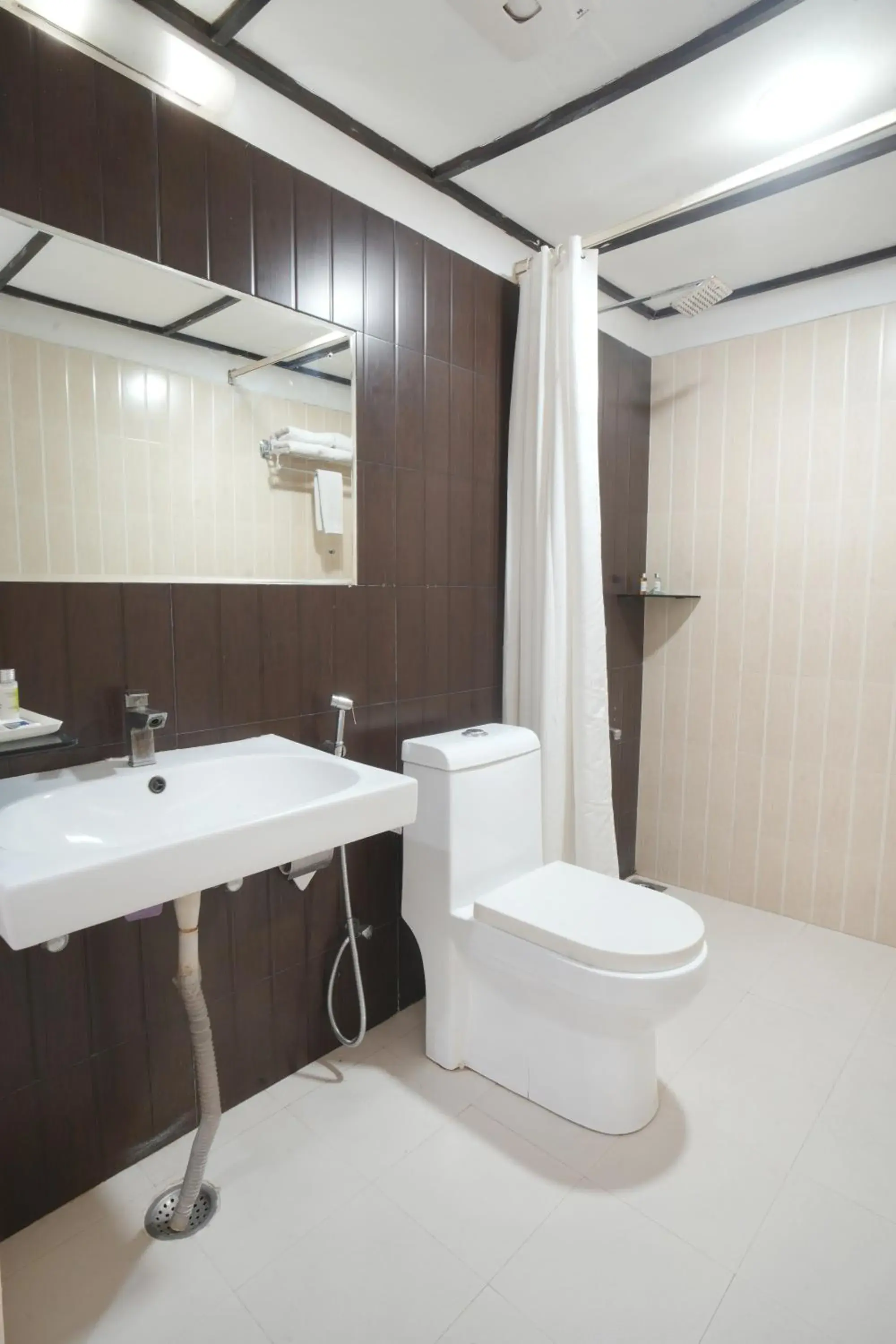 Bathroom in Hotel Horizon - Near Fateh Sagar Lake Udaipur Bathroom in Hotel Horizon - Near Fateh Sagar Lake Udaipur