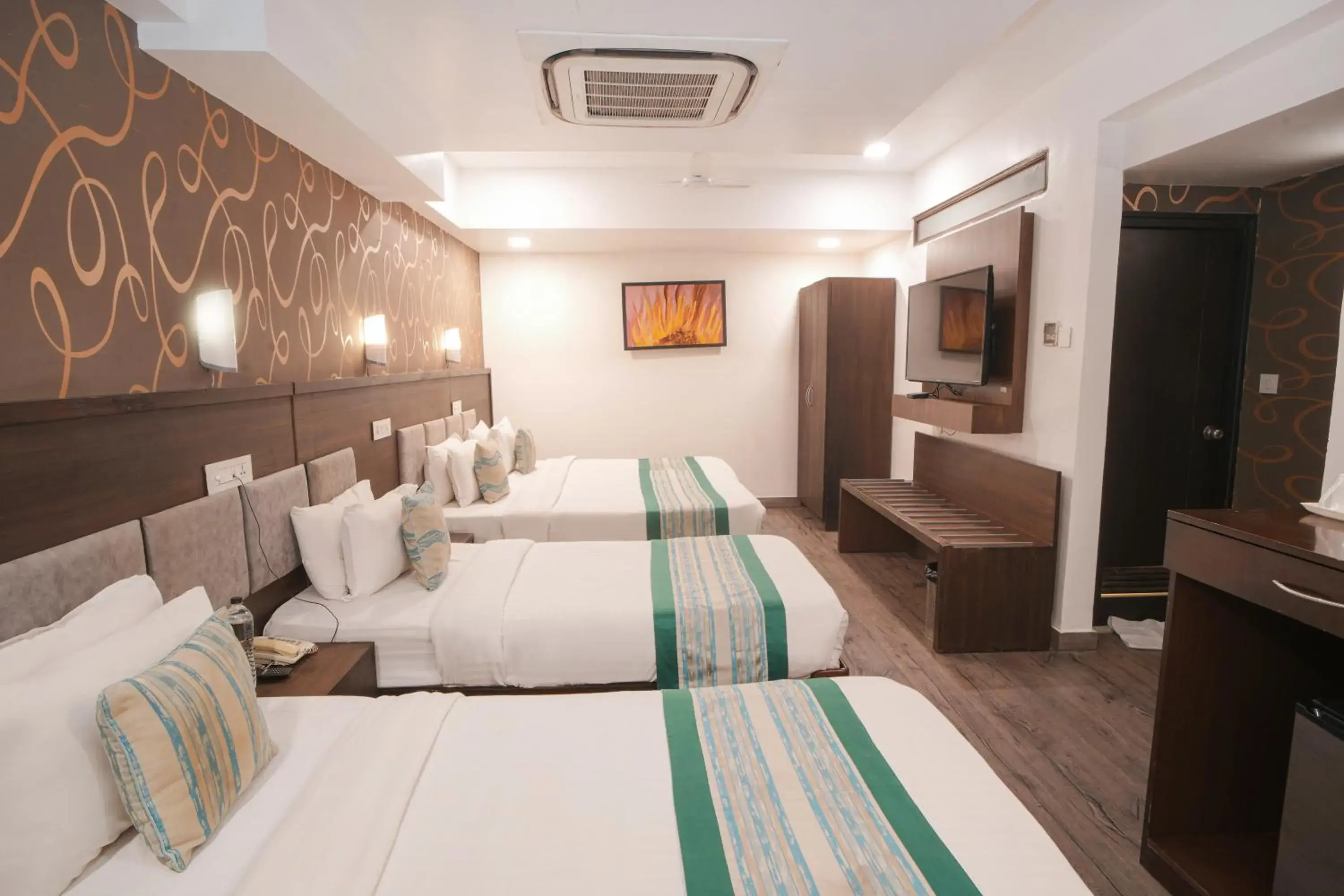 Photo of the whole room, Bed in Hotel Horizon - Near Fateh Sagar Lake Udaipur Photo of the whole room, Bed in Hotel Horizon - Near Fateh Sagar Lake Udaipur