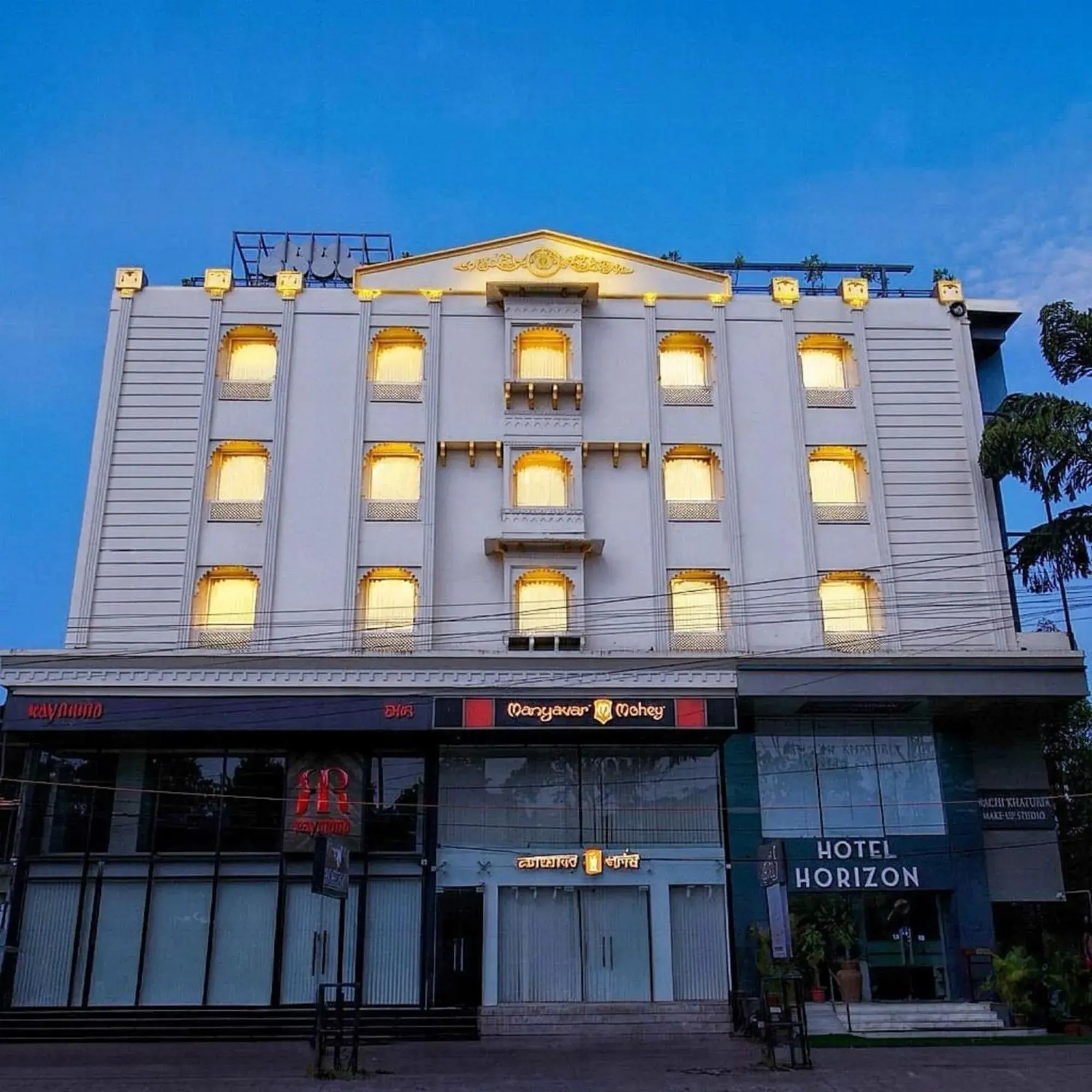 Property building in Hotel Horizon - Near Fateh Sagar Lake Udaipur Property building in Hotel Horizon - Near Fateh Sagar Lake Udaipur