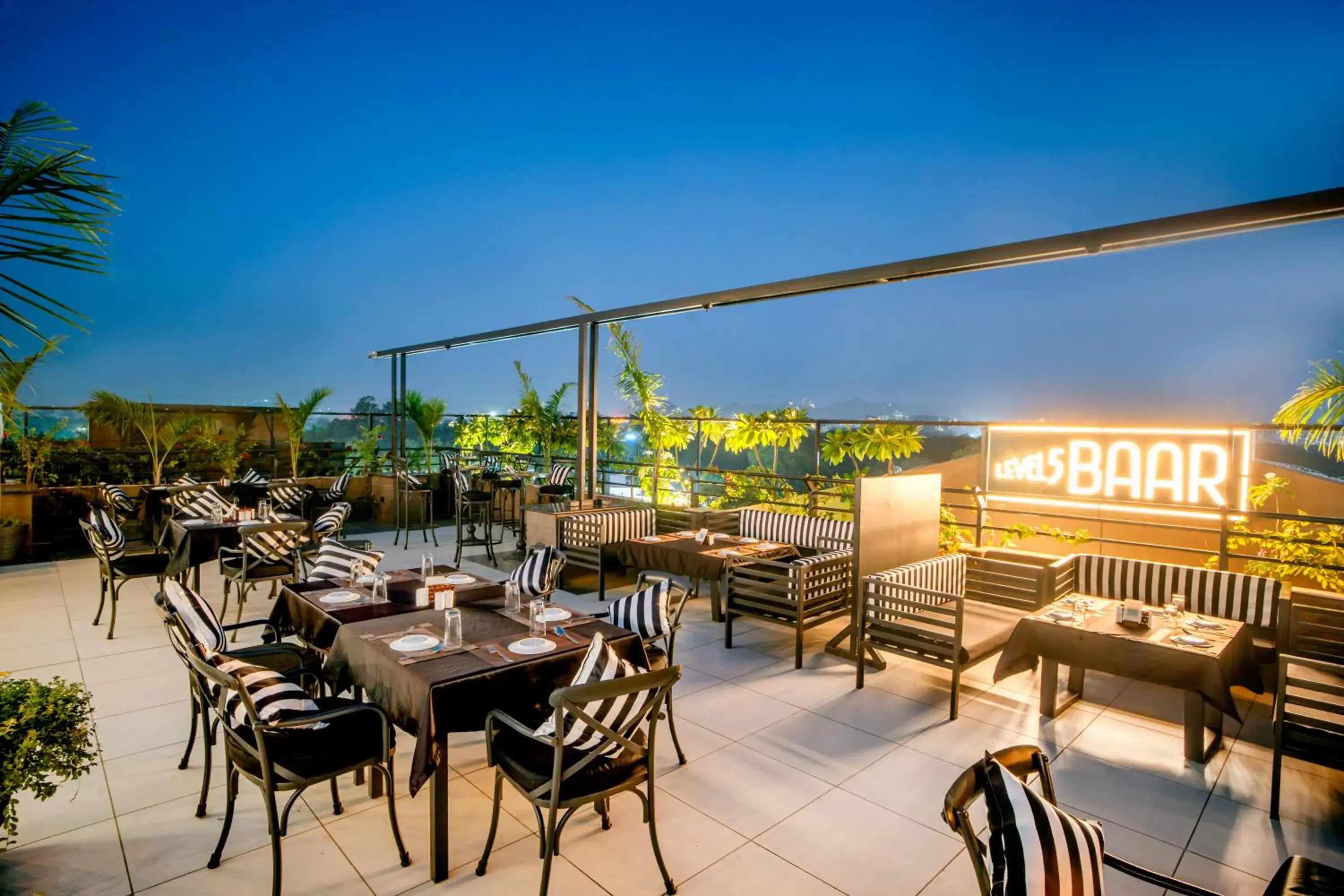 Restaurant/places to eat in Hotel Horizon - Near Fateh Sagar Lake Udaipur Restaurant/places to eat in Hotel Horizon - Near Fateh Sagar Lake Udaipur