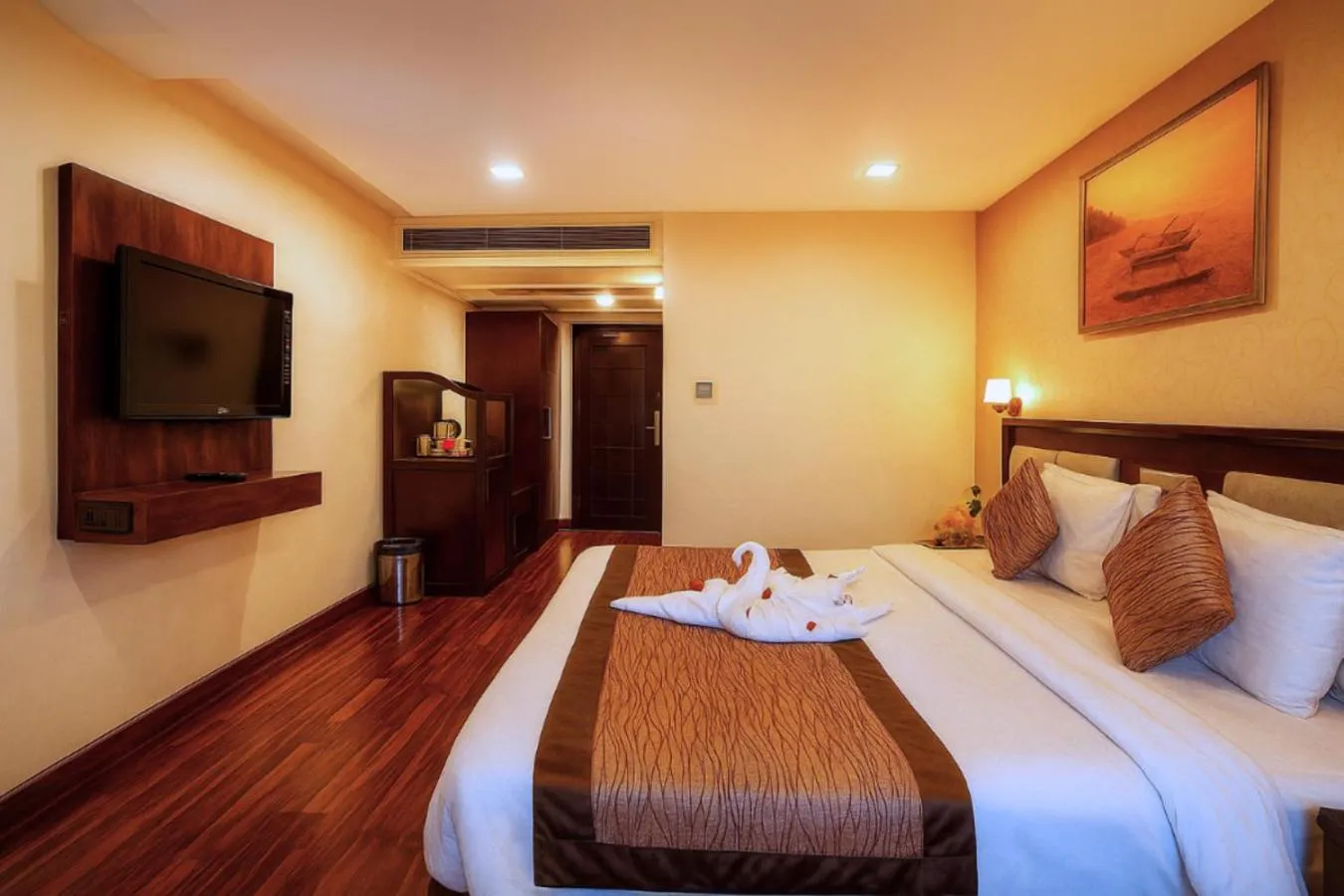 Bedroom, Bed in Hotel Horizon - Near Fateh Sagar Lake Udaipur