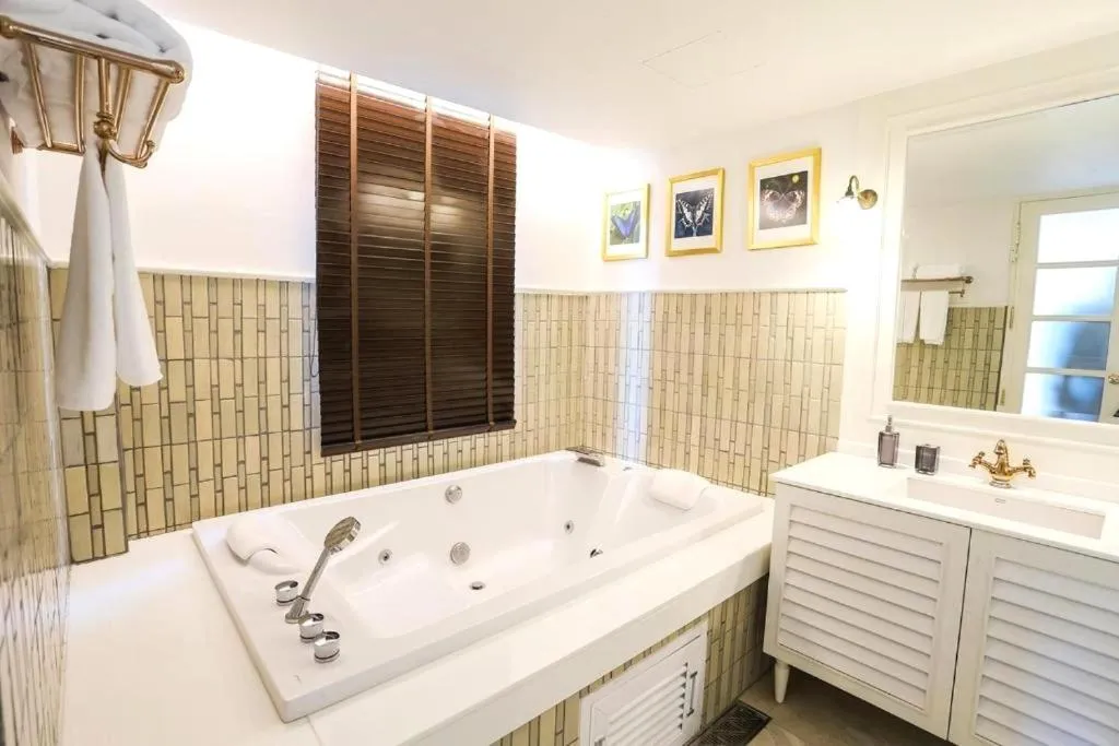 Bathroom in Buri Sriping Riverside Resort & Spa