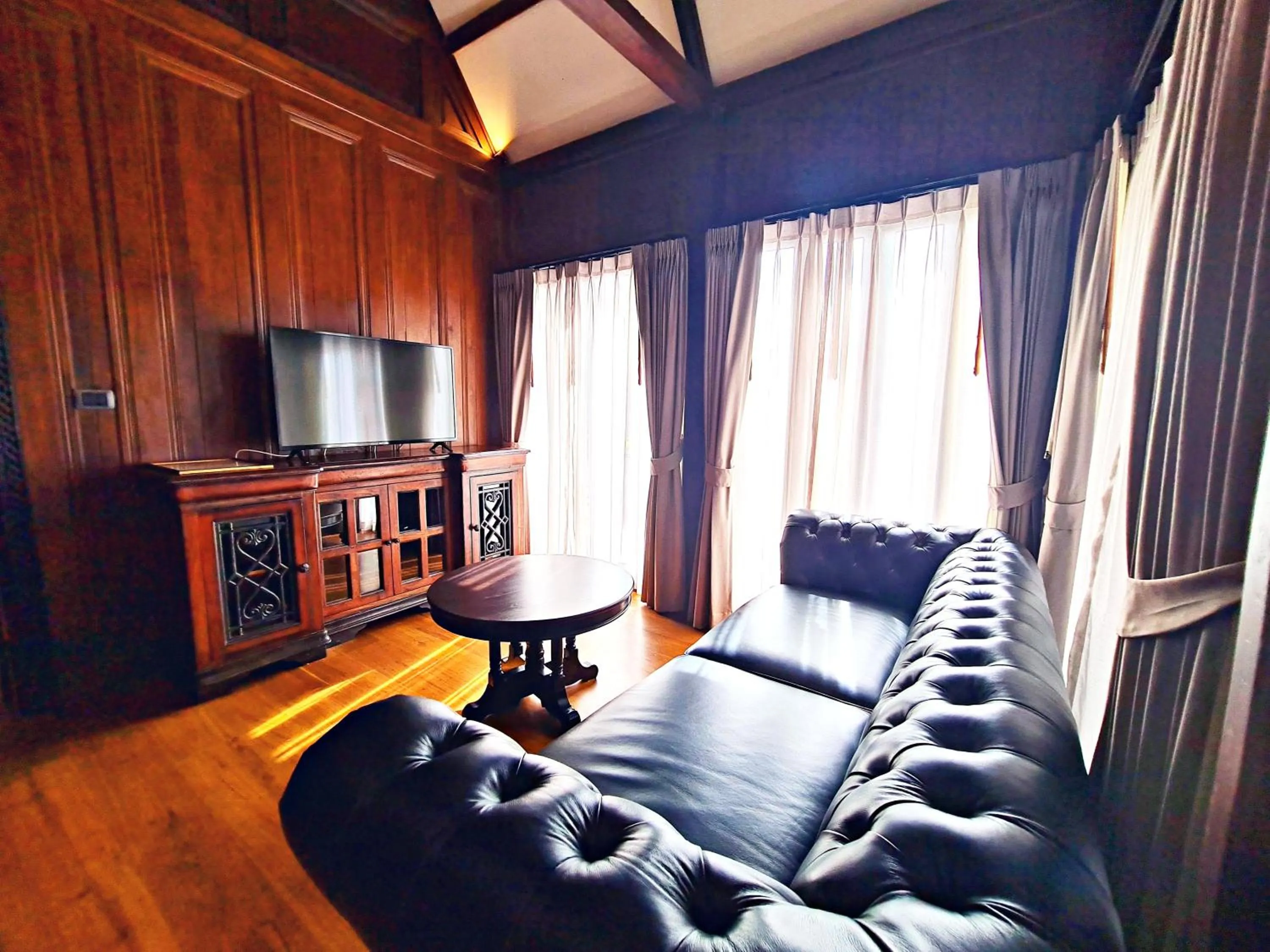 Communal lounge/ TV room in Buri Sriping Riverside Resort & Spa