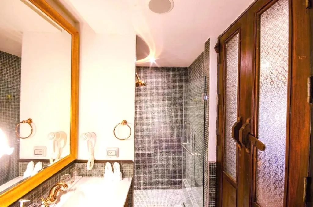 Shower in Buri Sriping Riverside Resort & Spa