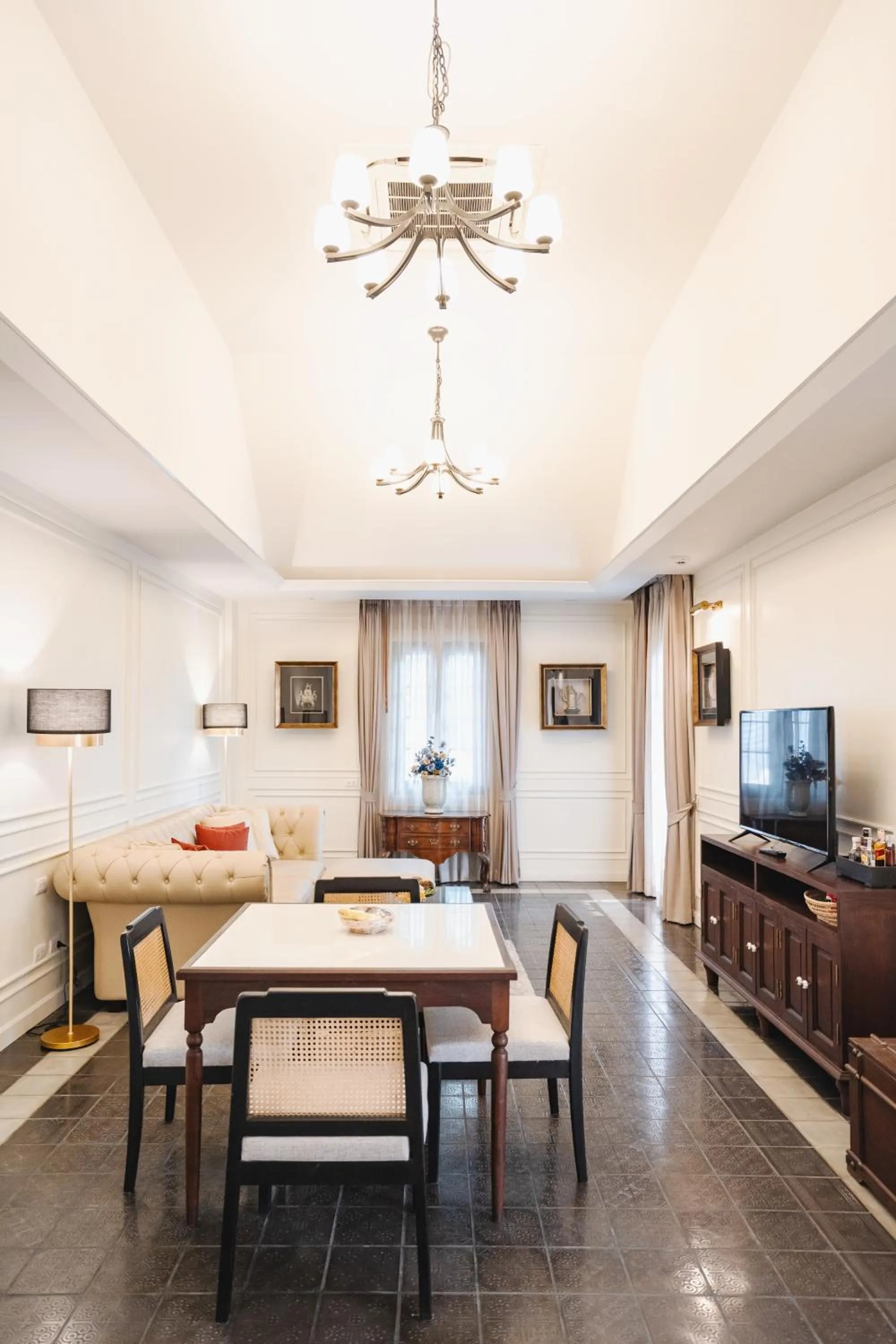 TV and multimedia in Buri Sriping Riverside Resort & Spa