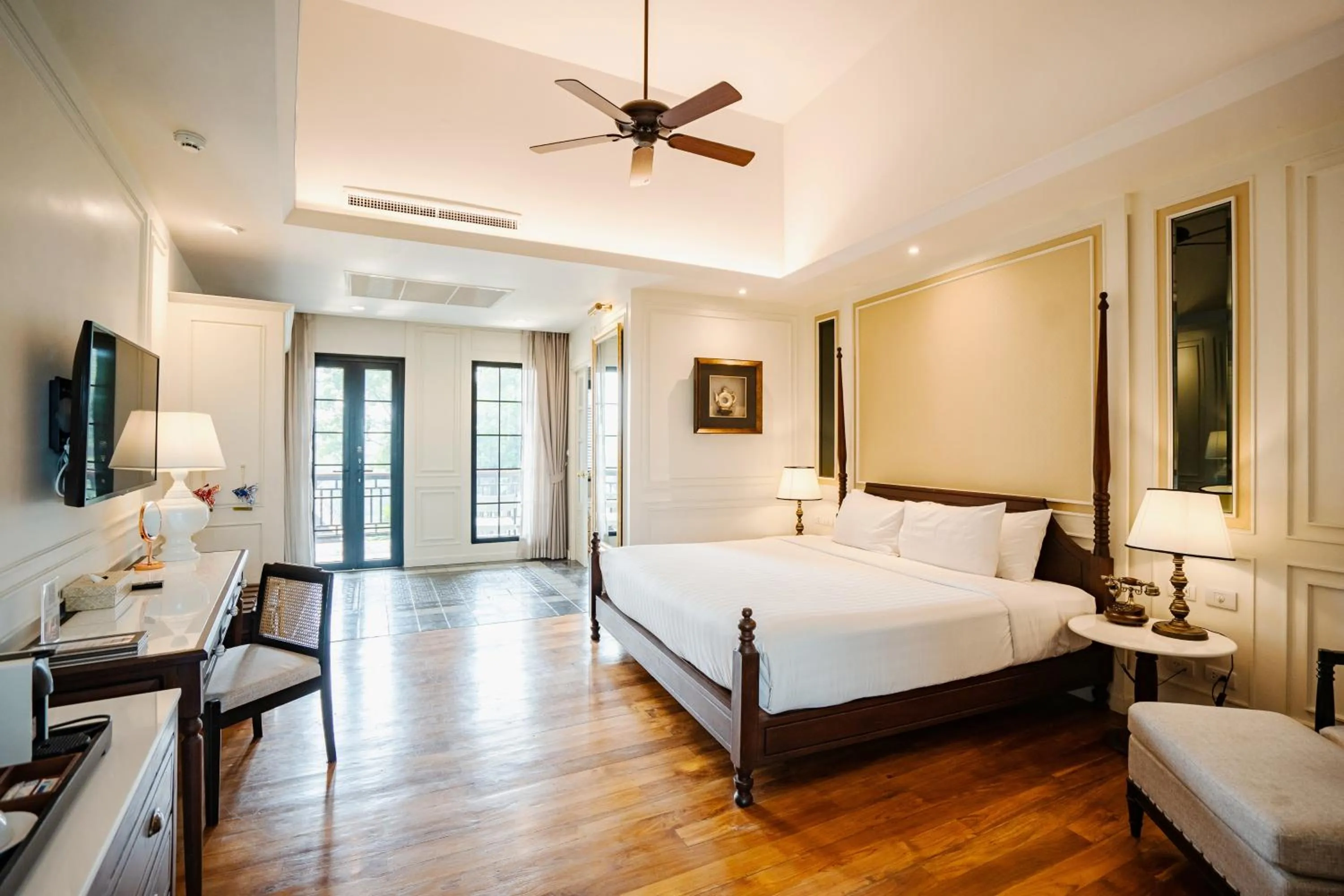 Bed in Buri Sriping Riverside Resort & Spa