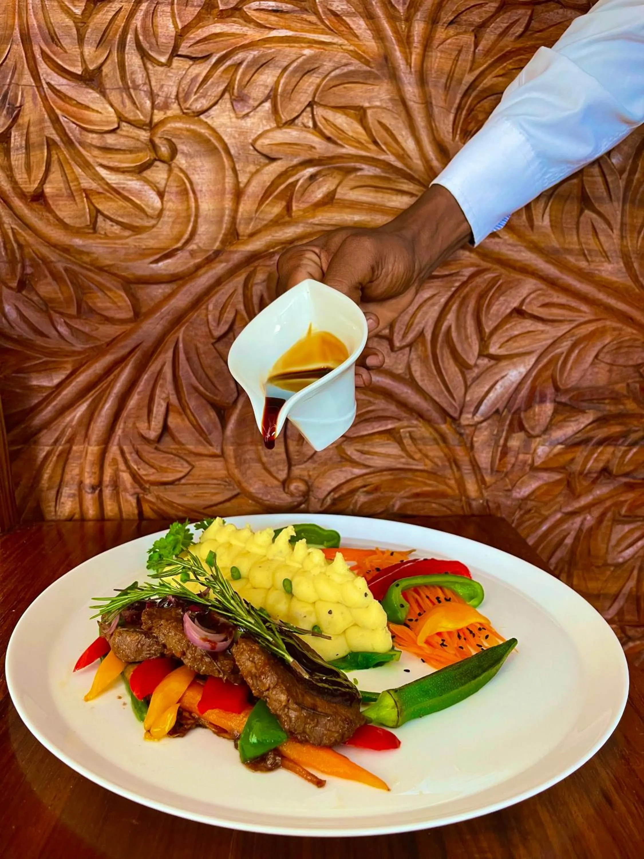 Food and drinks in Karibu Beach Resort