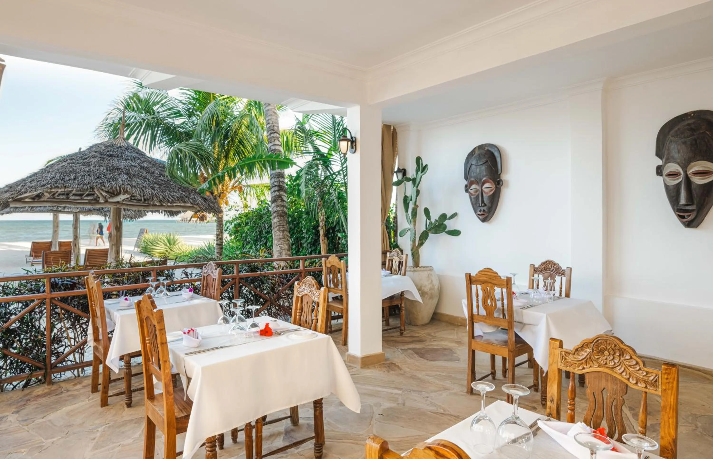 Restaurant/places to eat in Karibu Beach Resort