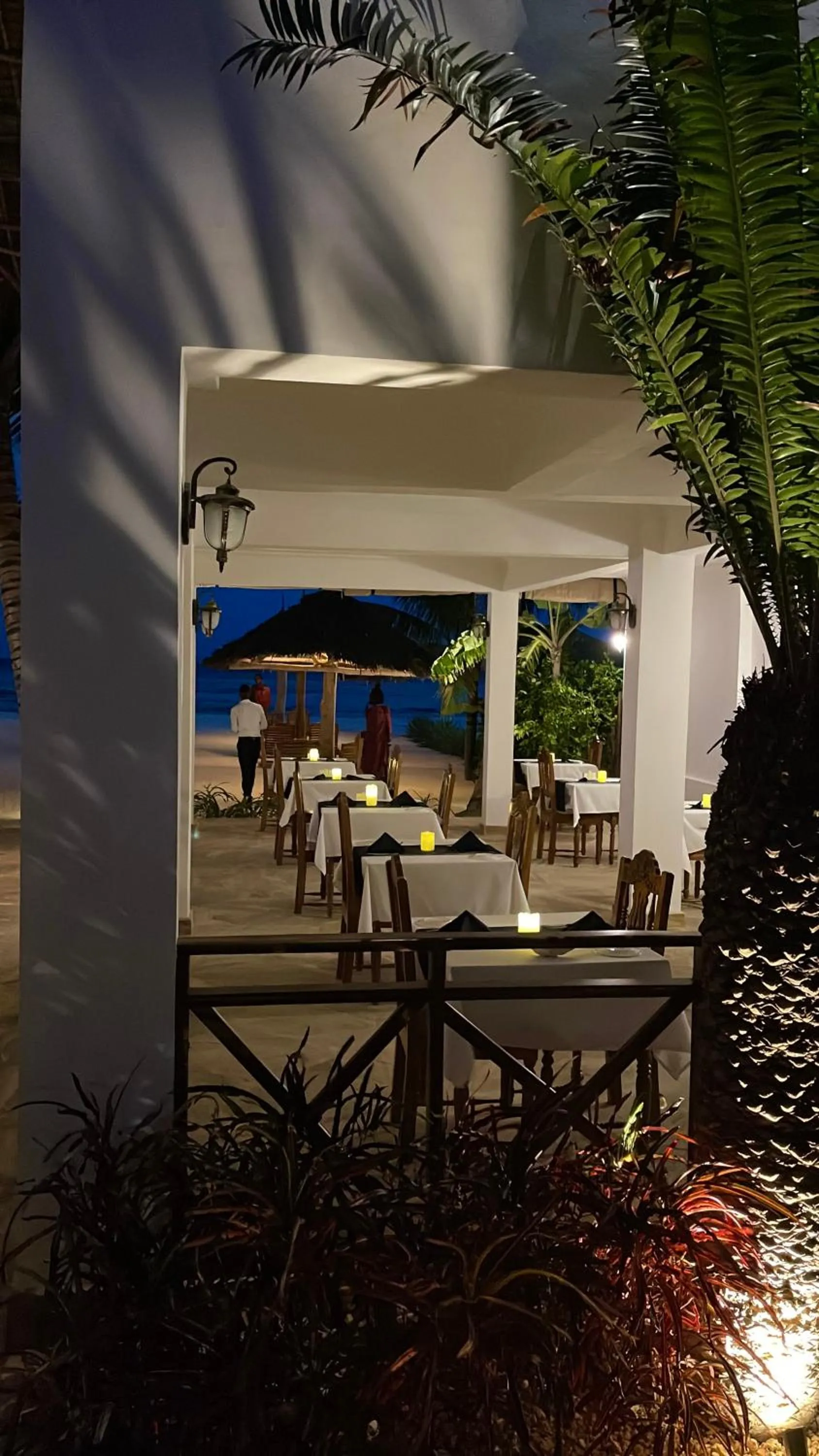 Restaurant/places to eat in Karibu Beach Resort