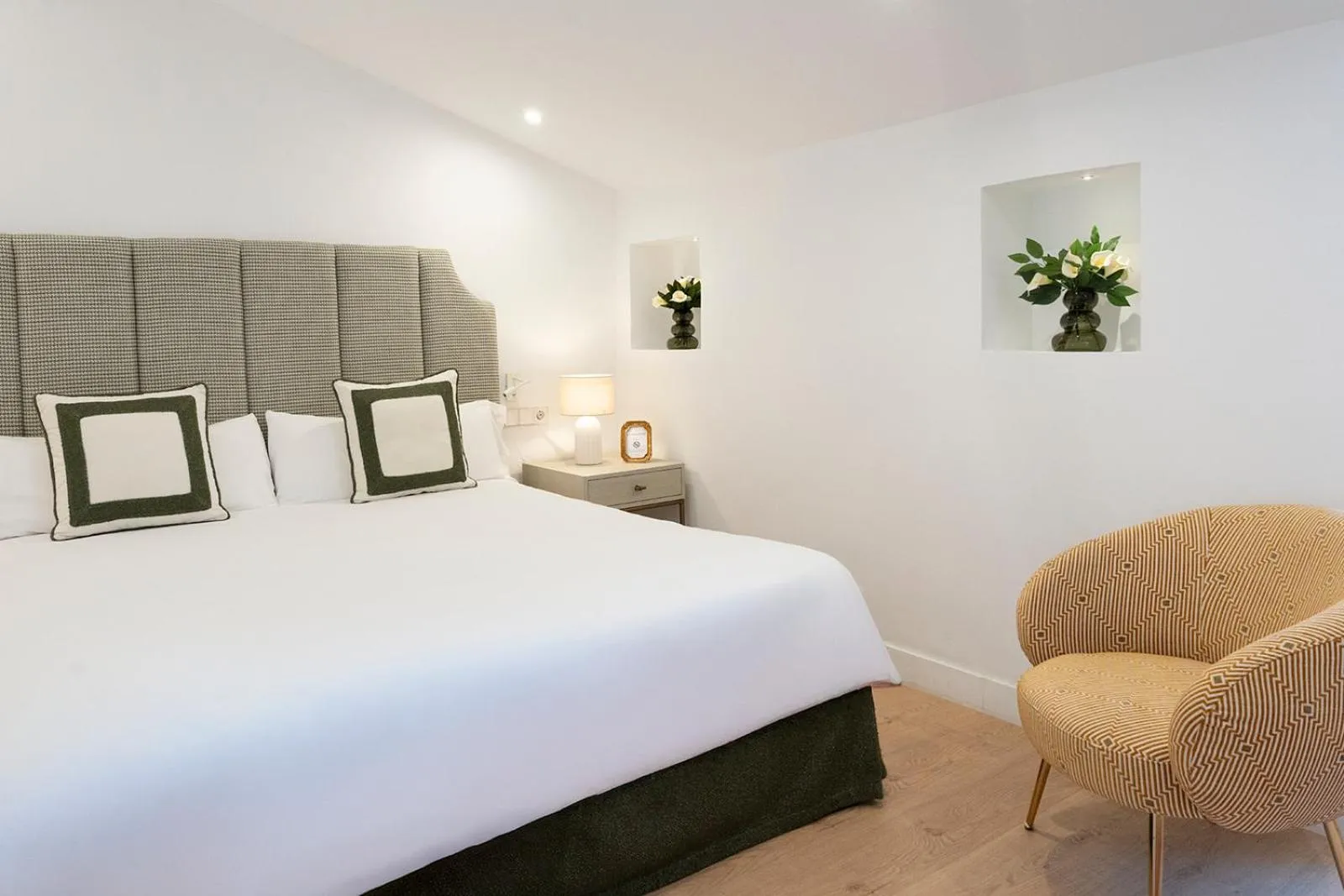 Bedroom, Bed in Petit Biniaraix