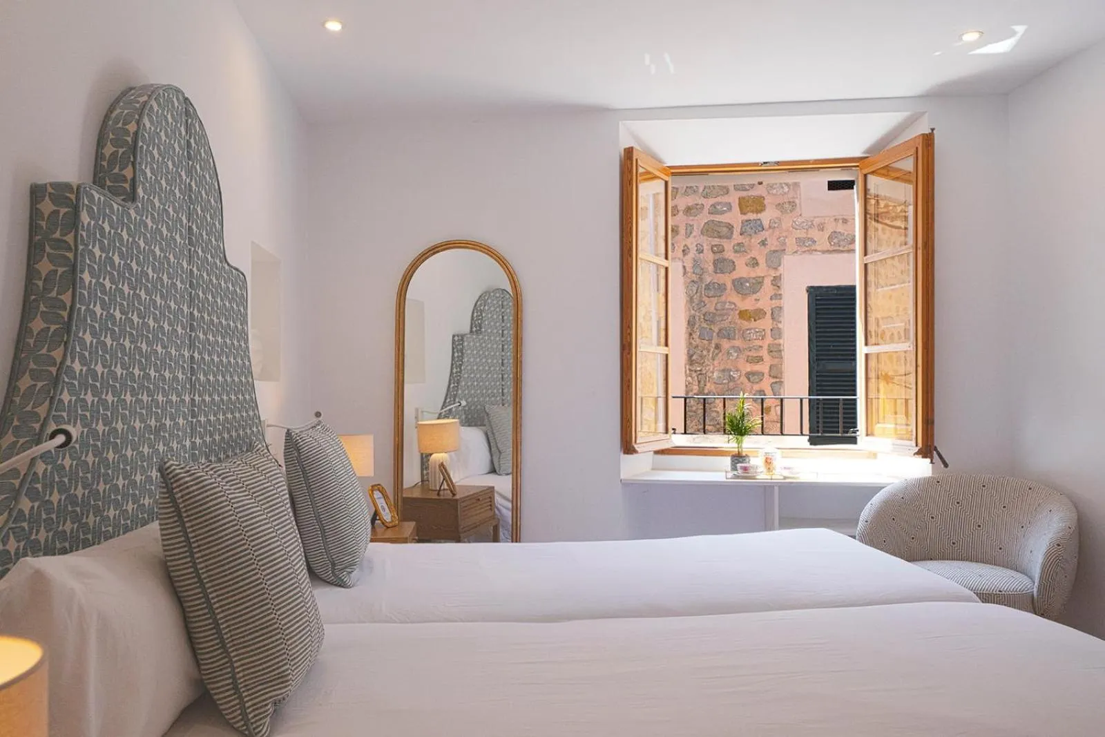 Bedroom, Bed in Petit Biniaraix