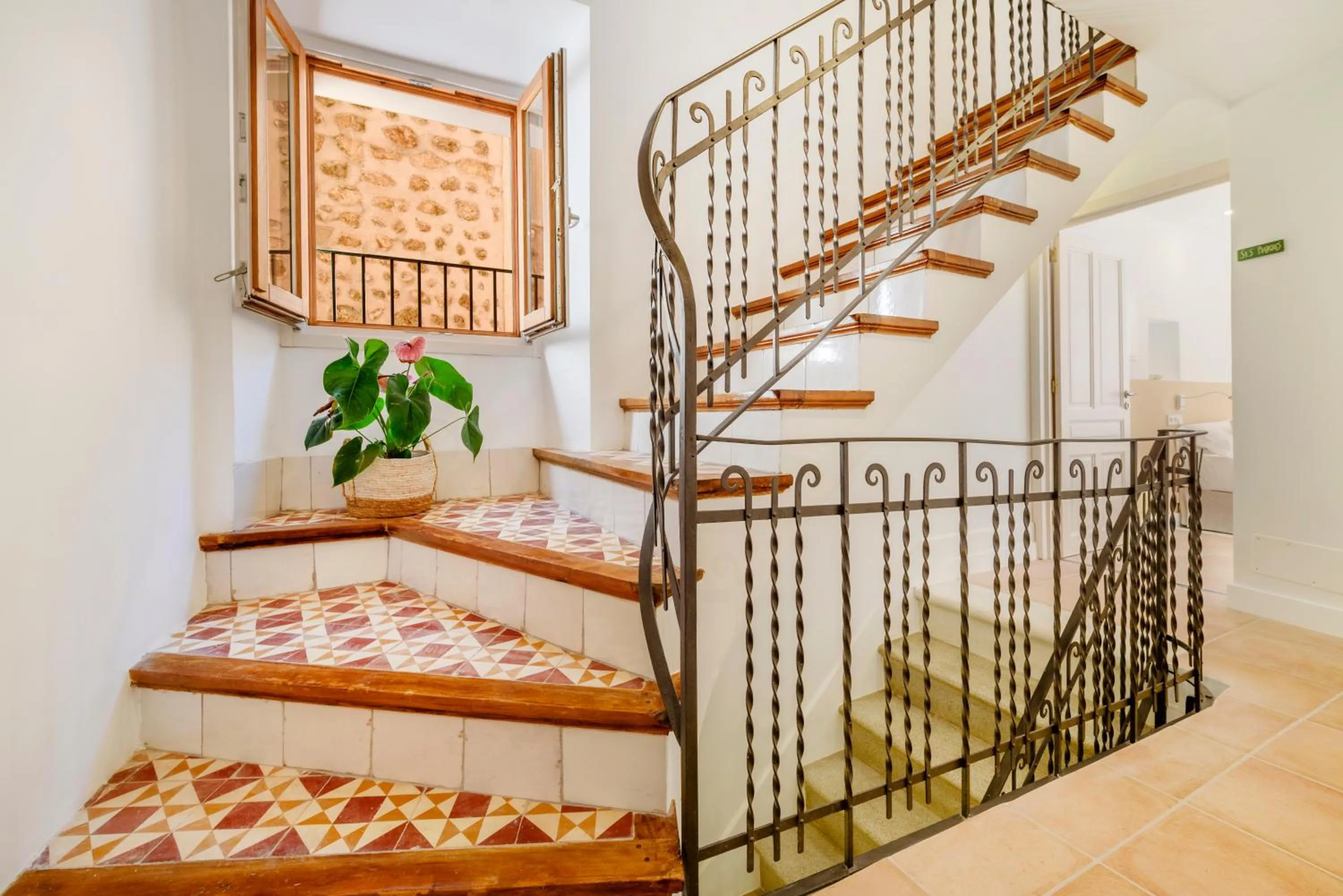 Decorative detail, Bed in Petit Biniaraix