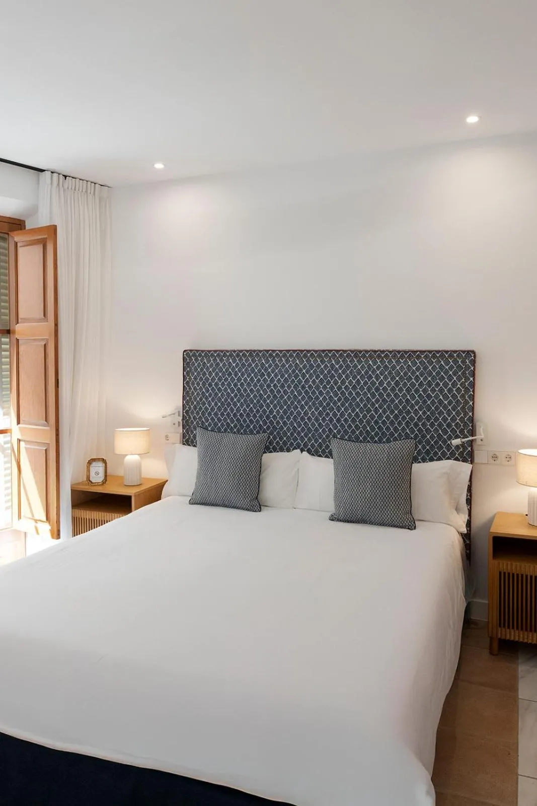 Bedroom, Bed in Petit Biniaraix