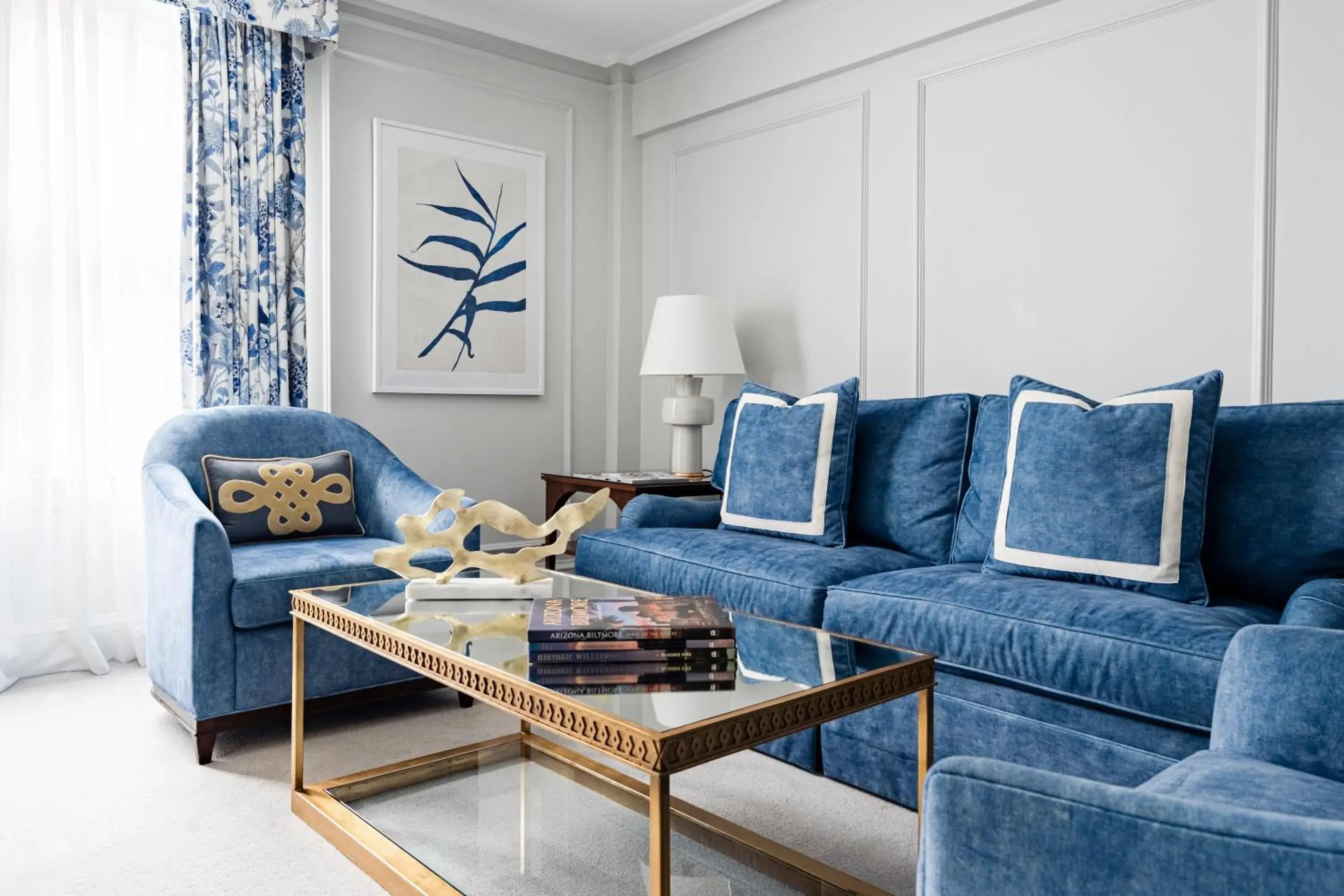 One-Bedroom King or Queen Suite in The Eliot Hotel One-Bedroom King or Queen Suite in The Eliot Hotel