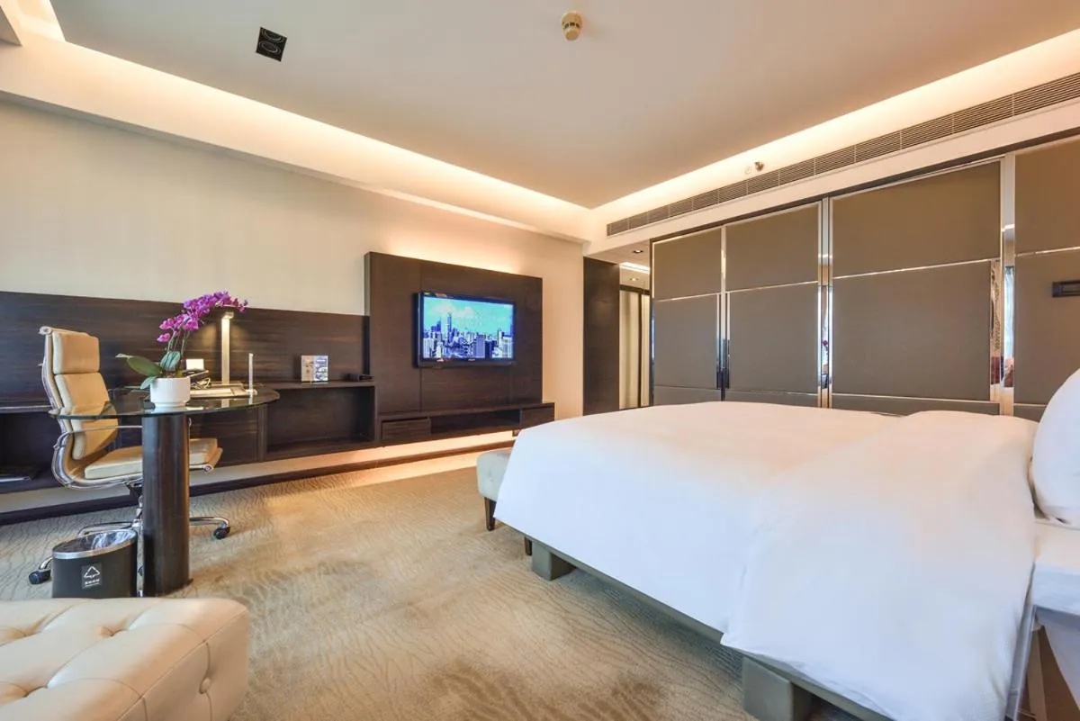 Bed in Furama Hotel Dalian