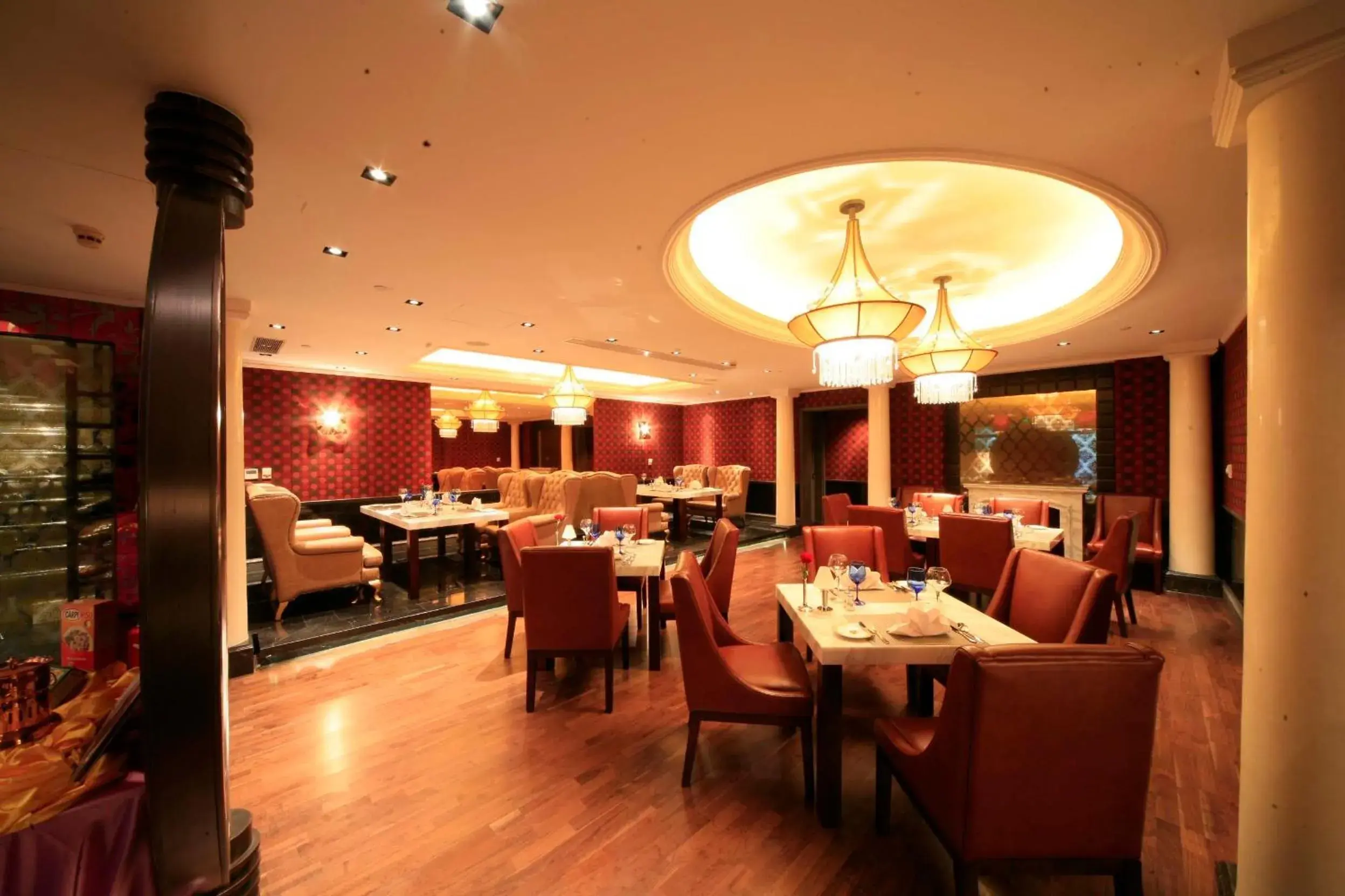 Restaurant/places to eat in Furama Hotel Dalian Restaurant/places to eat in Furama Hotel Dalian