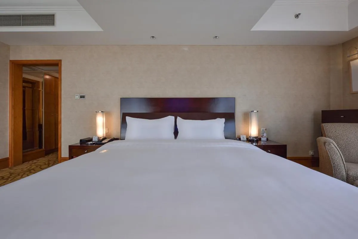 Bed in Furama Hotel Dalian