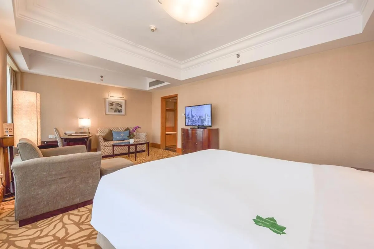 Bed in Furama Hotel Dalian