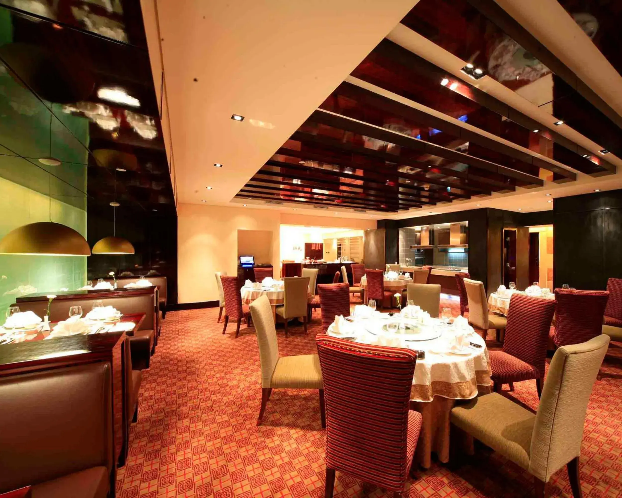 Restaurant/places to eat in Furama Hotel Dalian Restaurant/places to eat in Furama Hotel Dalian