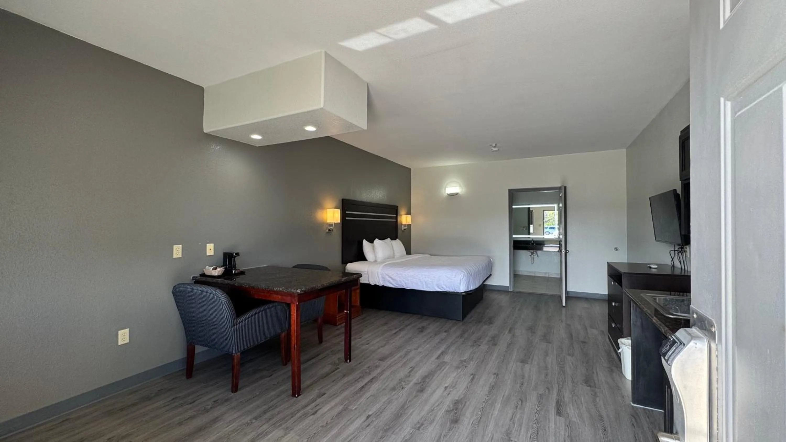 Sunbridge Inn & Suite Extended Stay