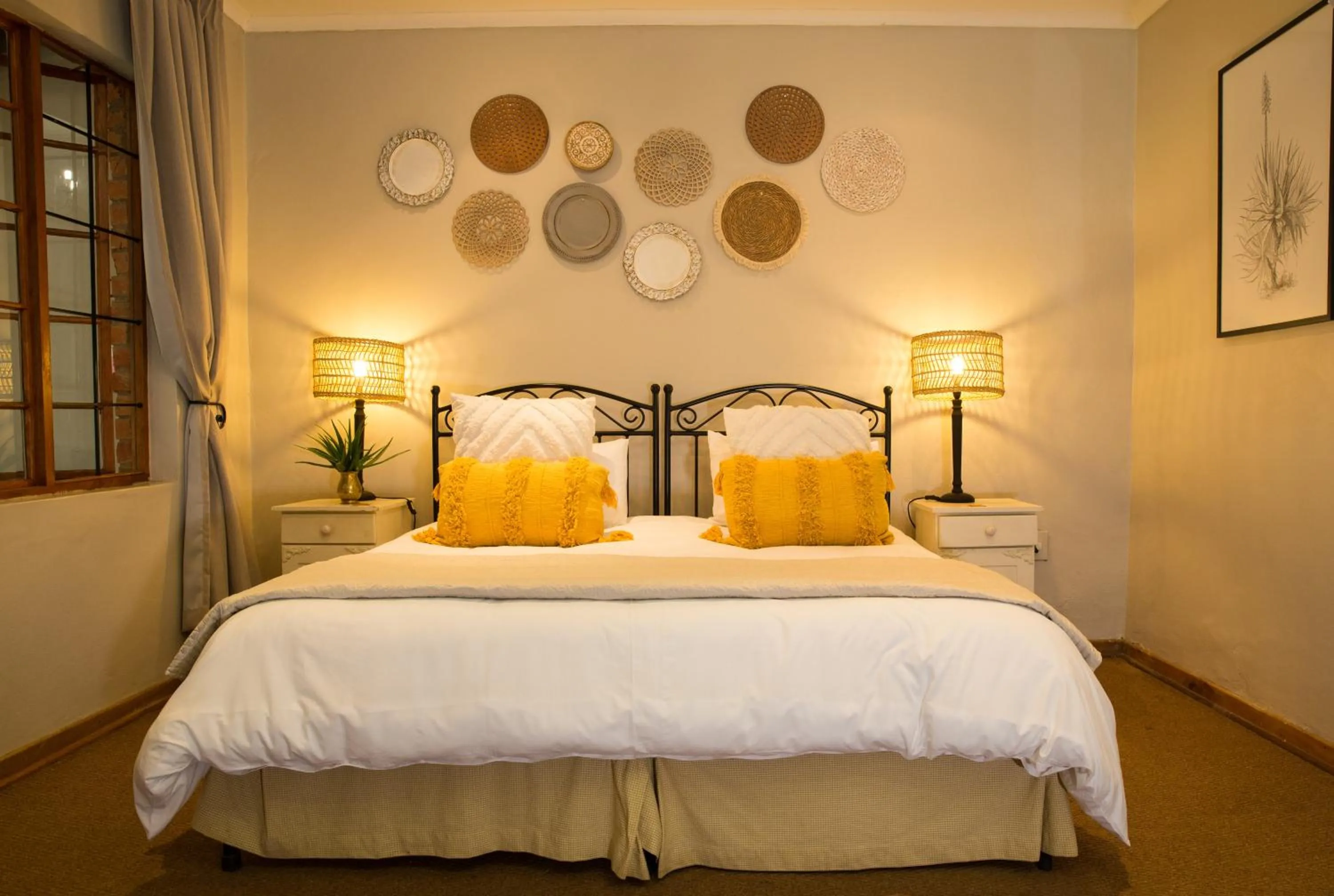 Bedroom, Bed in Kings Grant Country Retreat