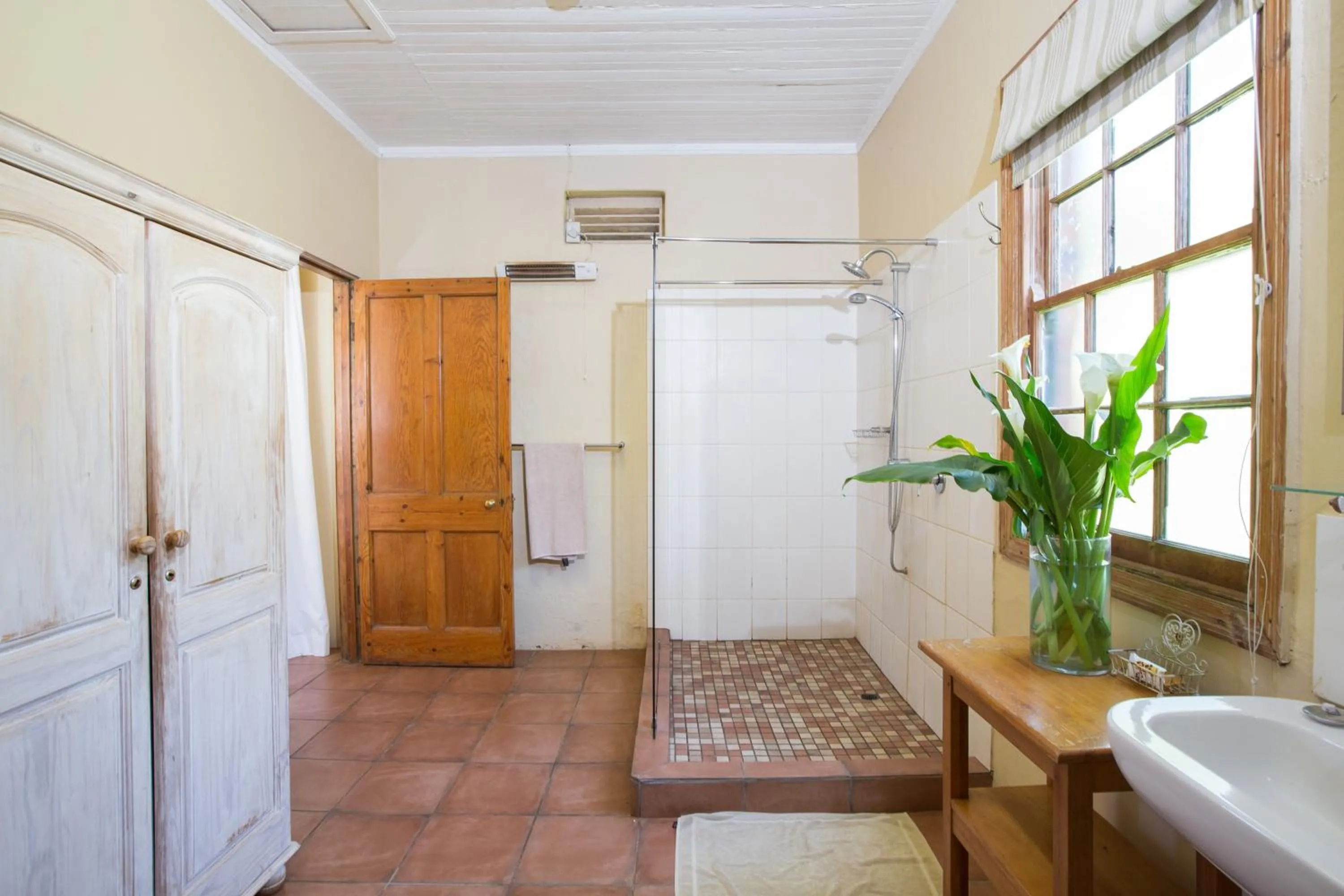 Shower in Kings Grant Country Retreat