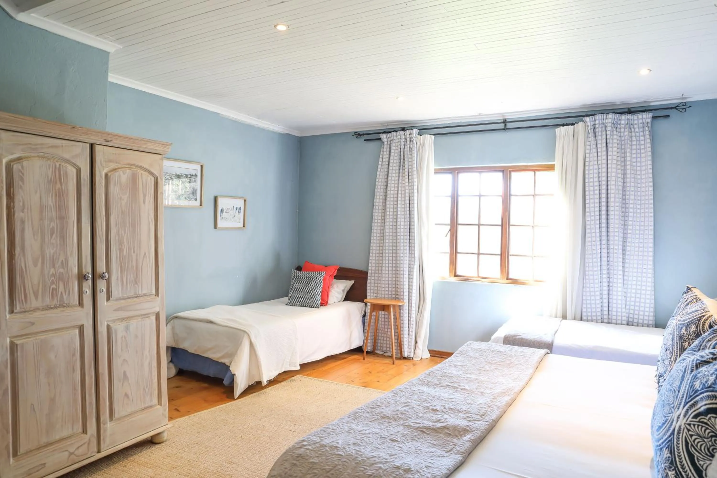 Family, Bed in Kings Grant Country Retreat