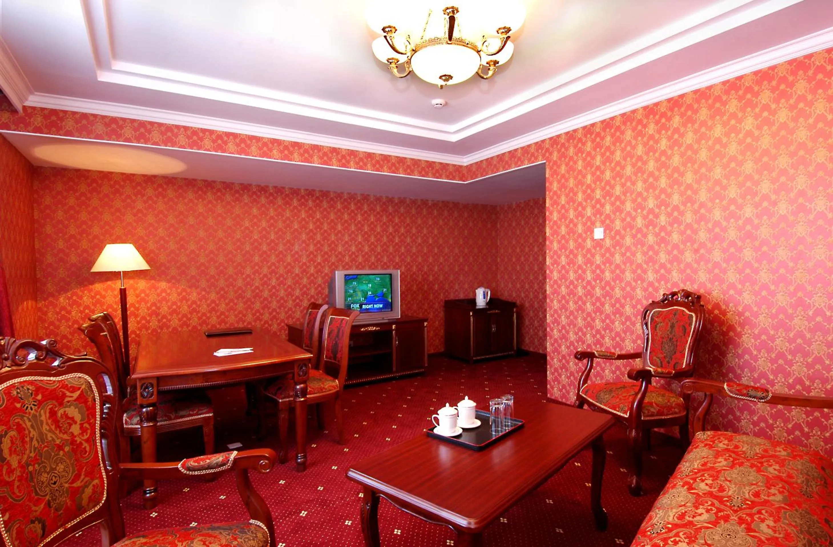 Living room in White House Hotel