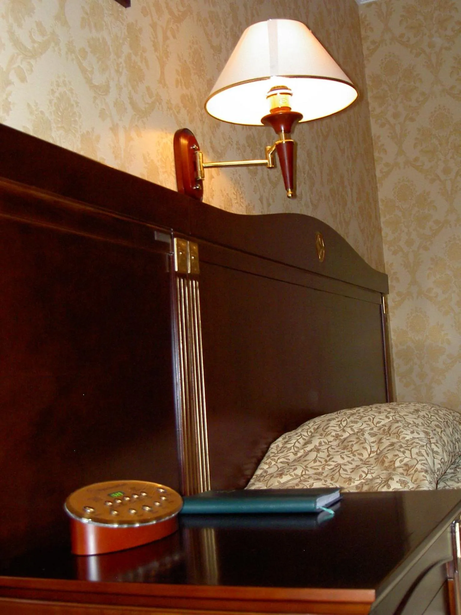 Decorative detail, Bed in White House Hotel
