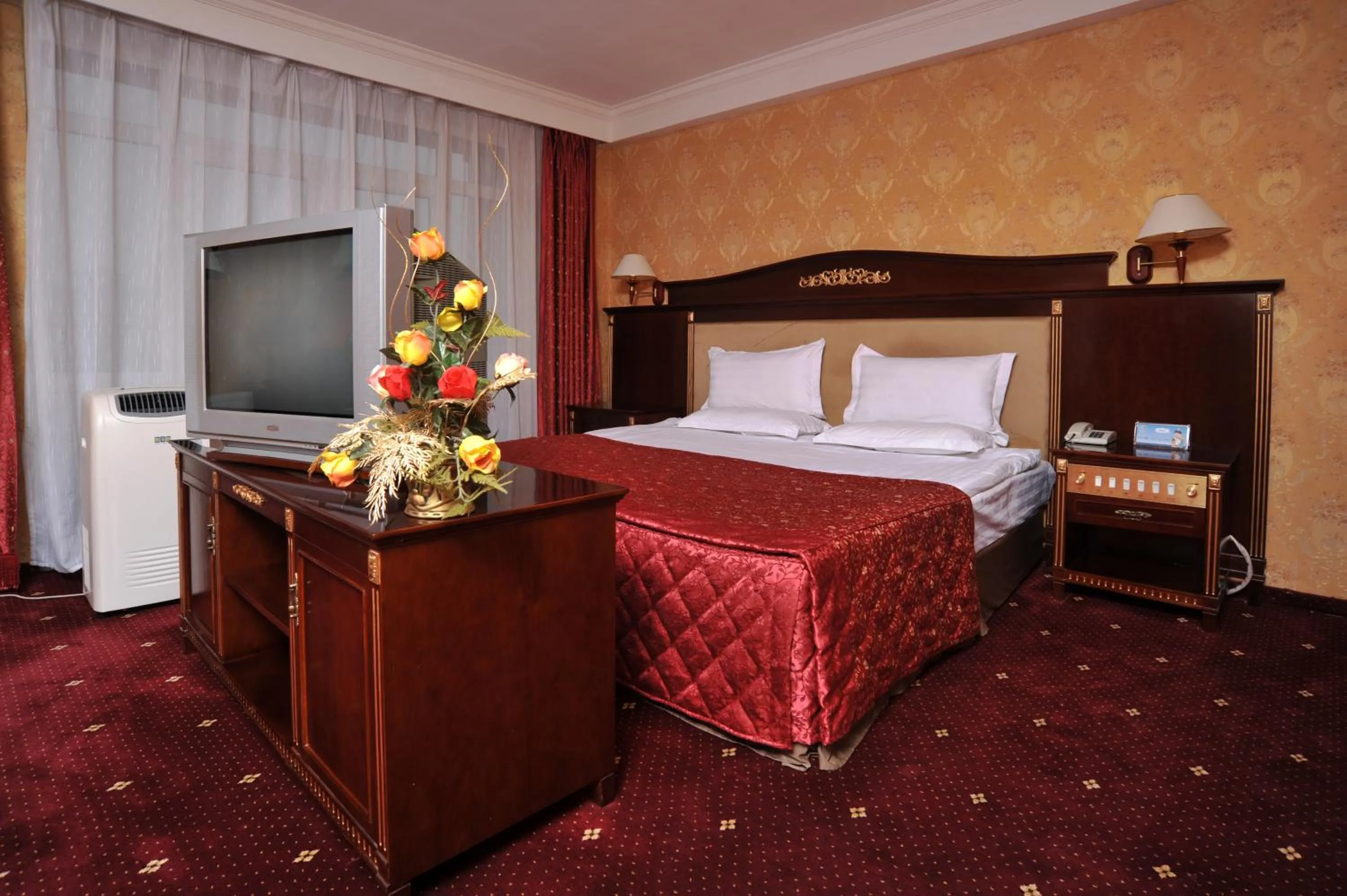 Bed in White House Hotel